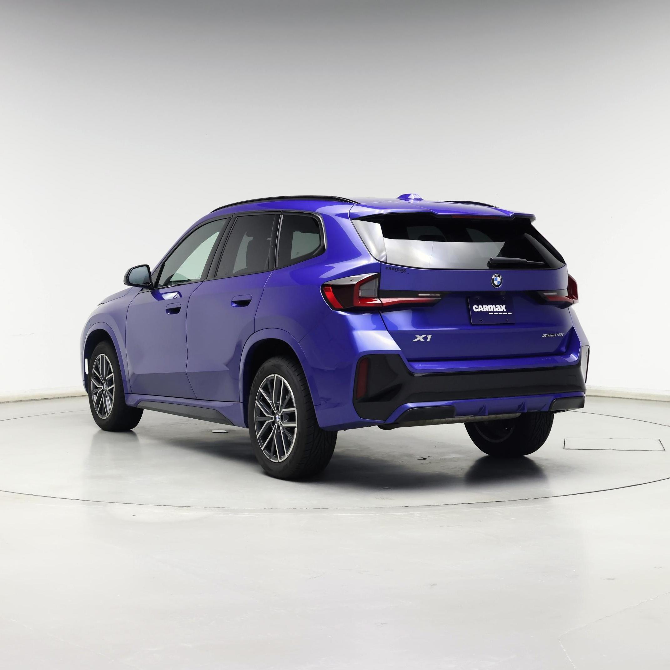 Thumbnail: 2023 BMW X1 - 2
