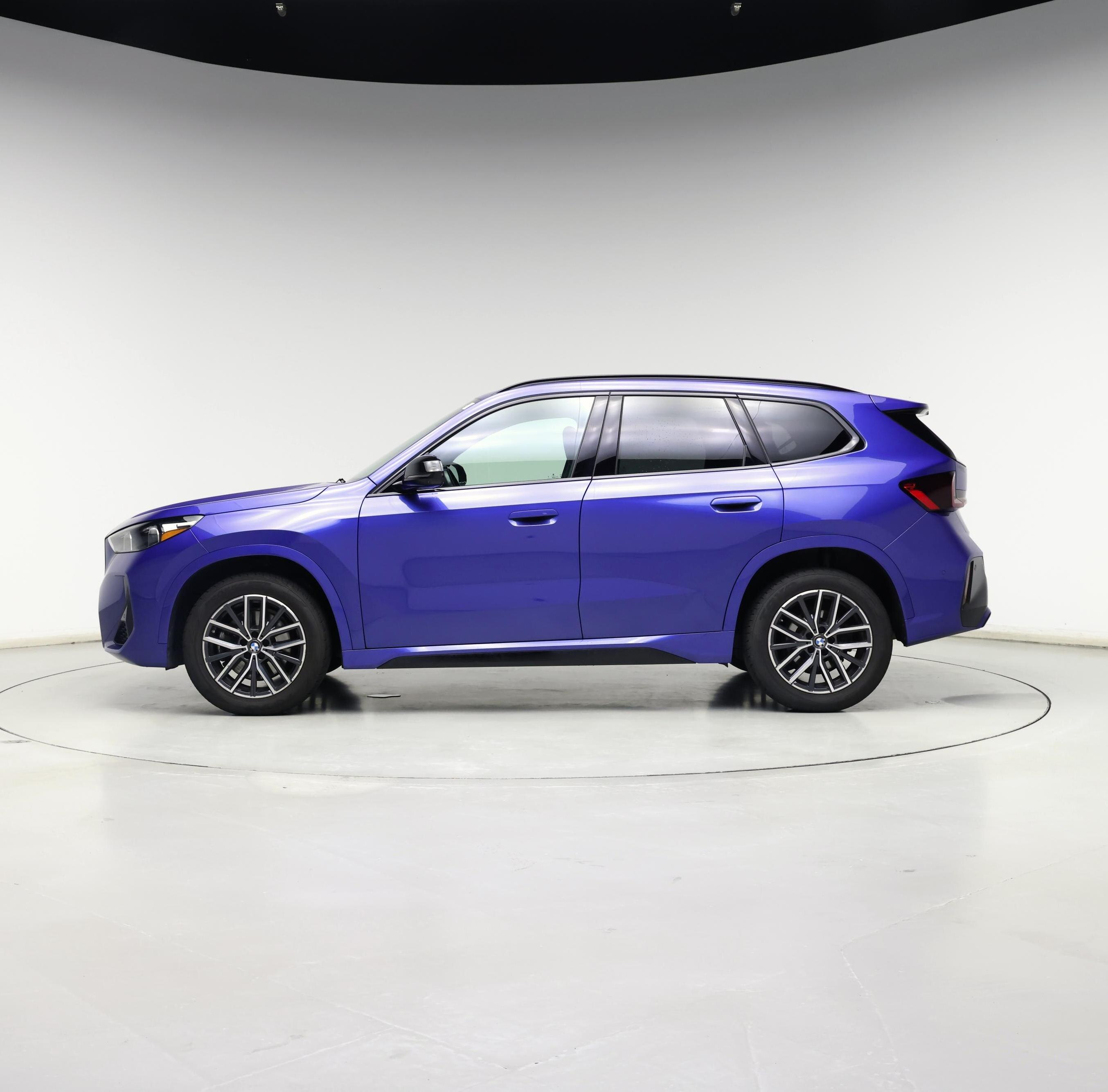 Thumbnail: 2023 BMW X1 - 3