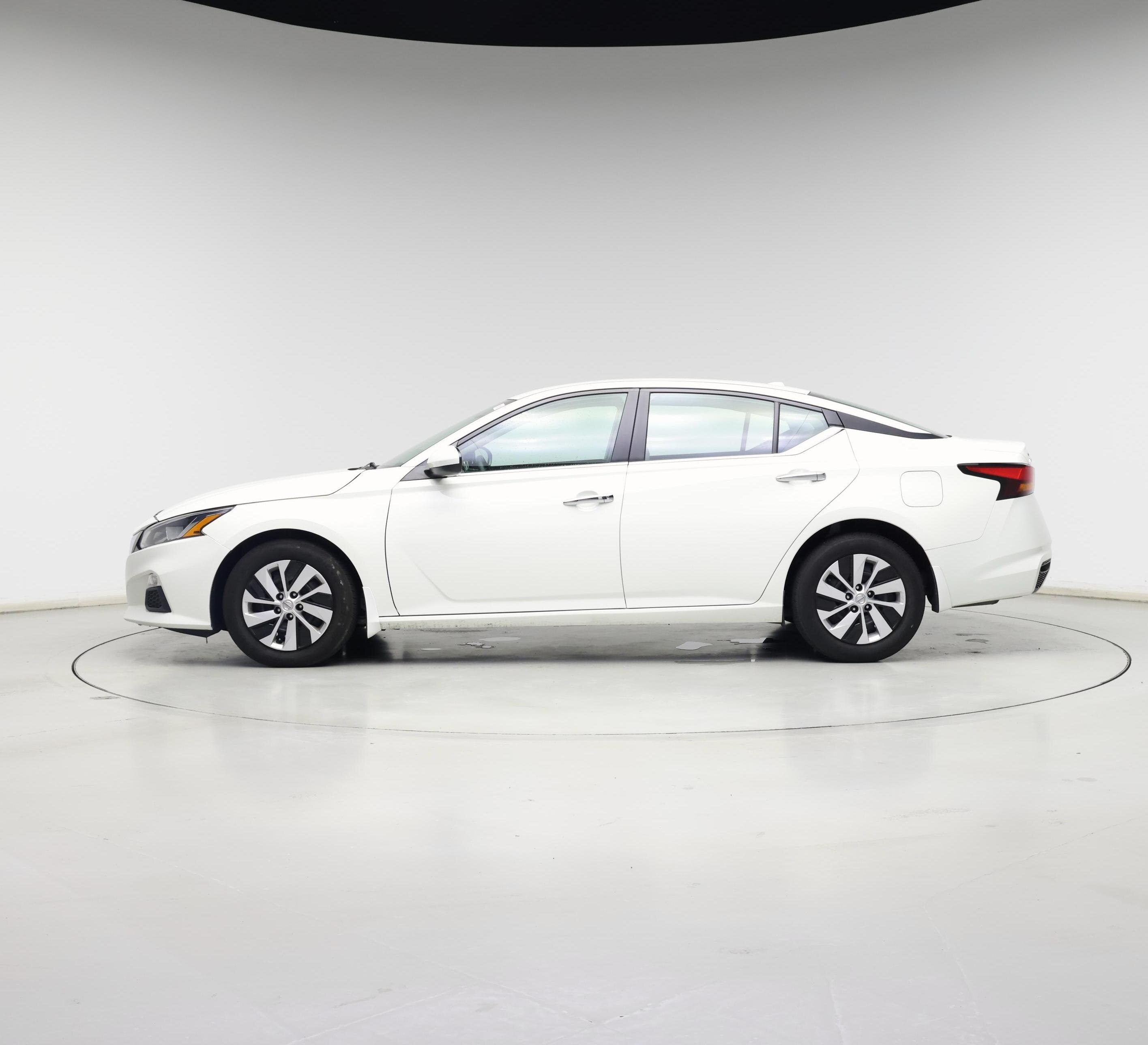 Thumbnail: 2019 Nissan Altima - 3