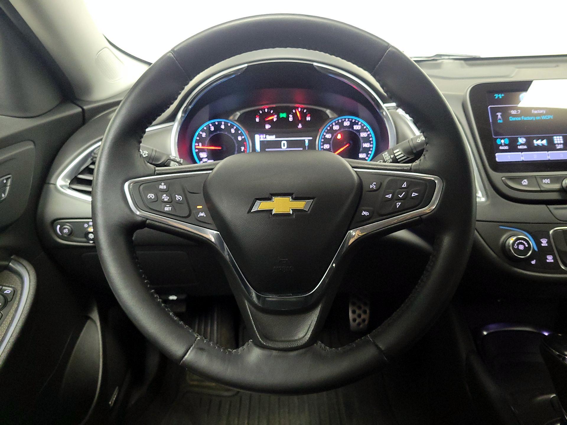 Thumbnail: 2016 Chevrolet Malibu - 10