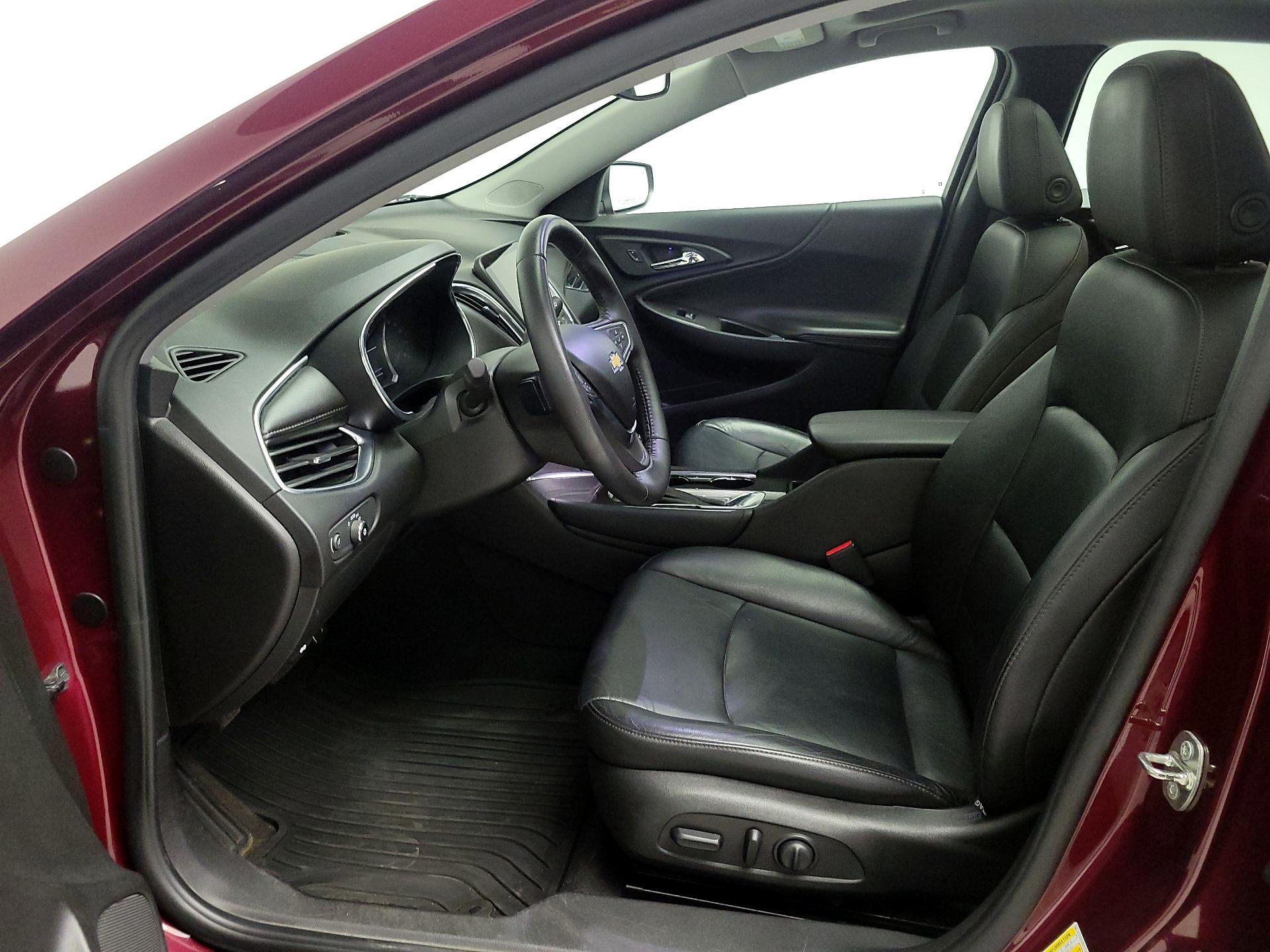Thumbnail: 2016 Chevrolet Malibu - 11