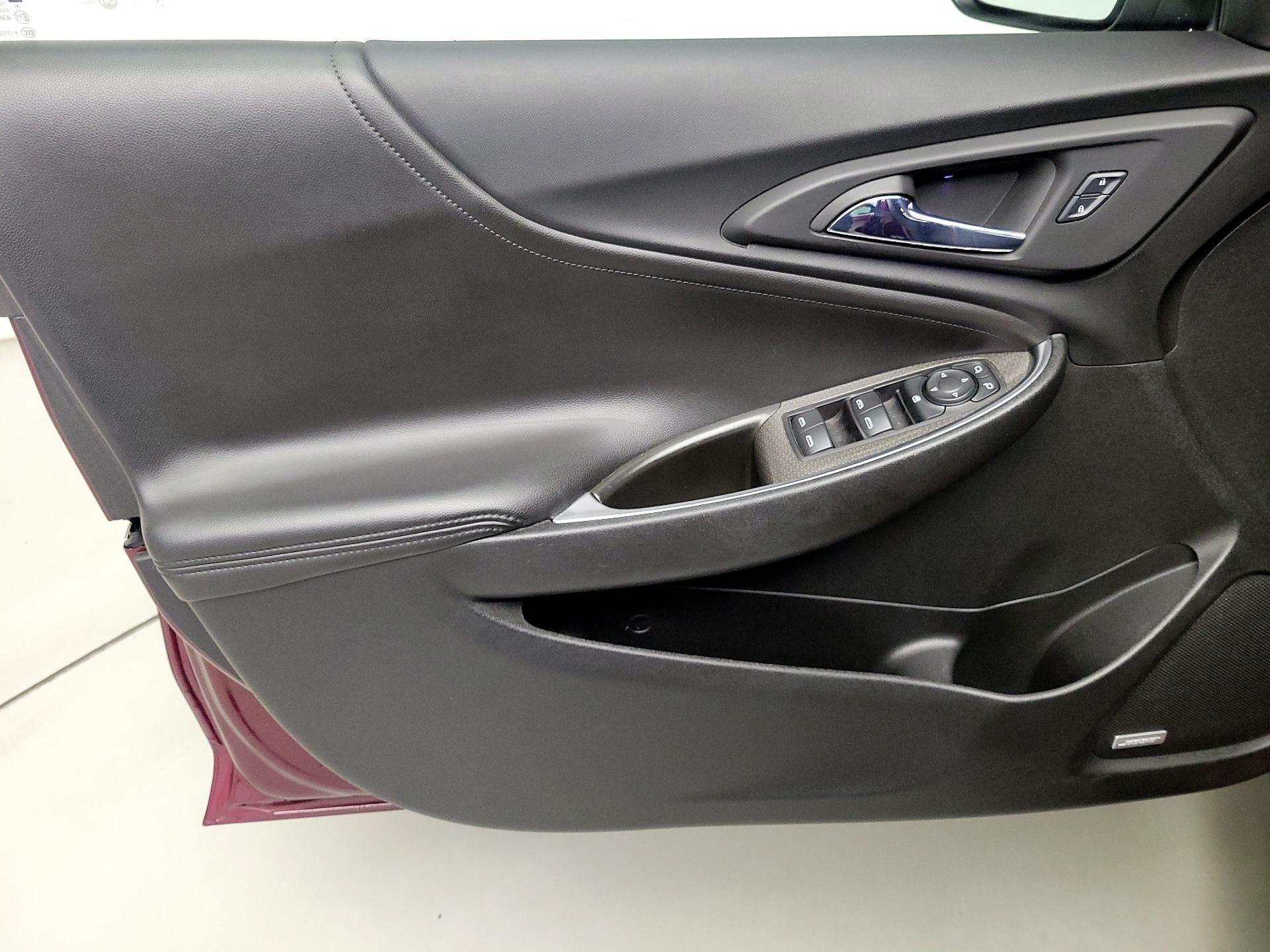 Thumbnail: 2016 Chevrolet Malibu - 12