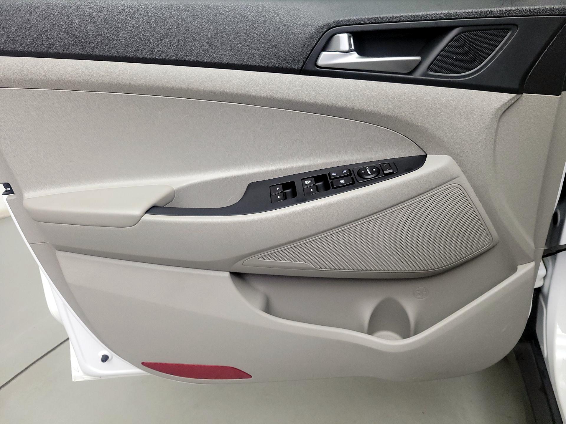Thumbnail: 2019 Hyundai Tucson - 12