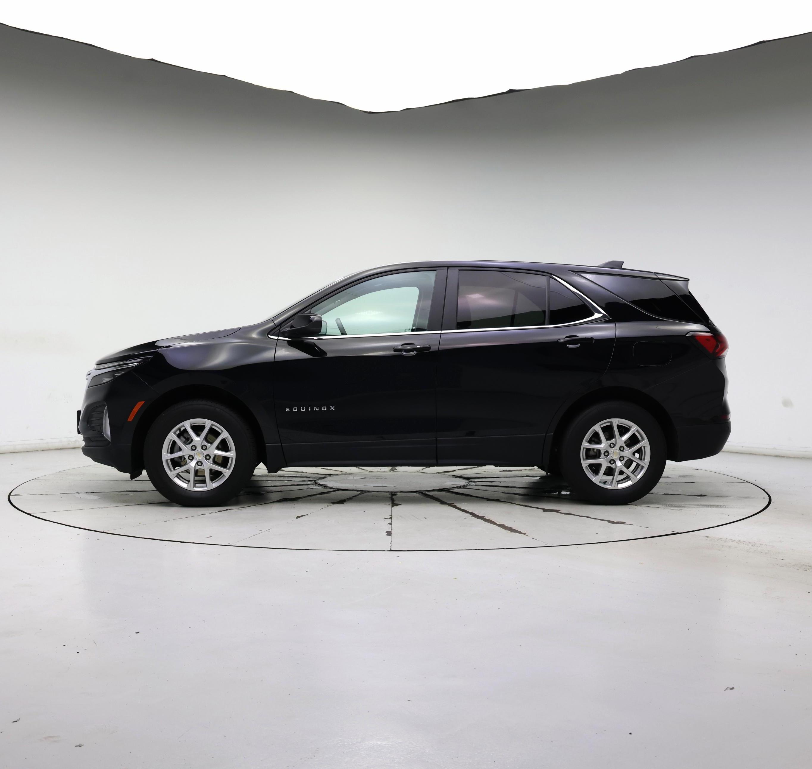 Thumbnail: 2022 Chevrolet Equinox - 3