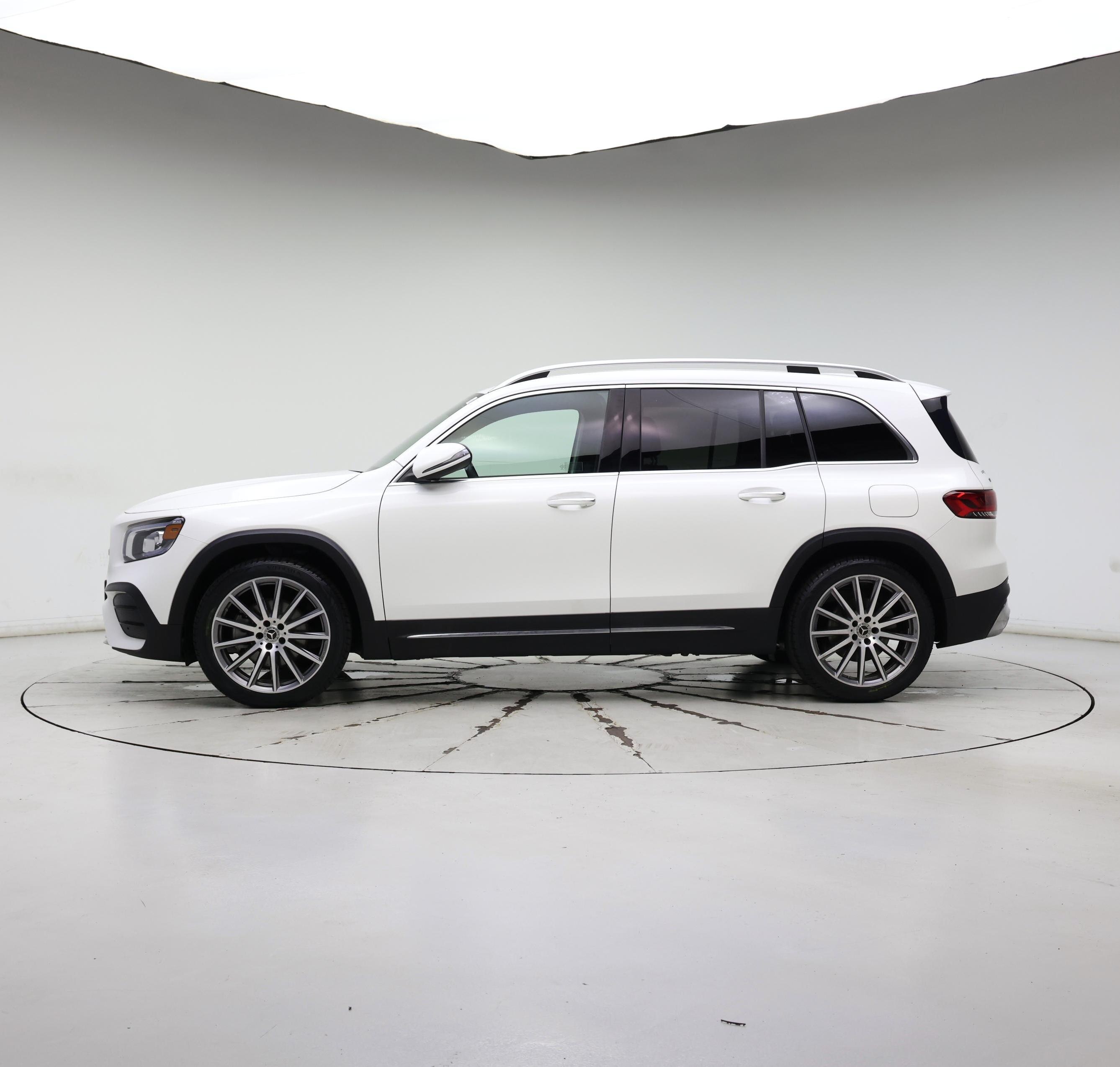 Thumbnail: 2021 Mercedes-Benz GLB - 3