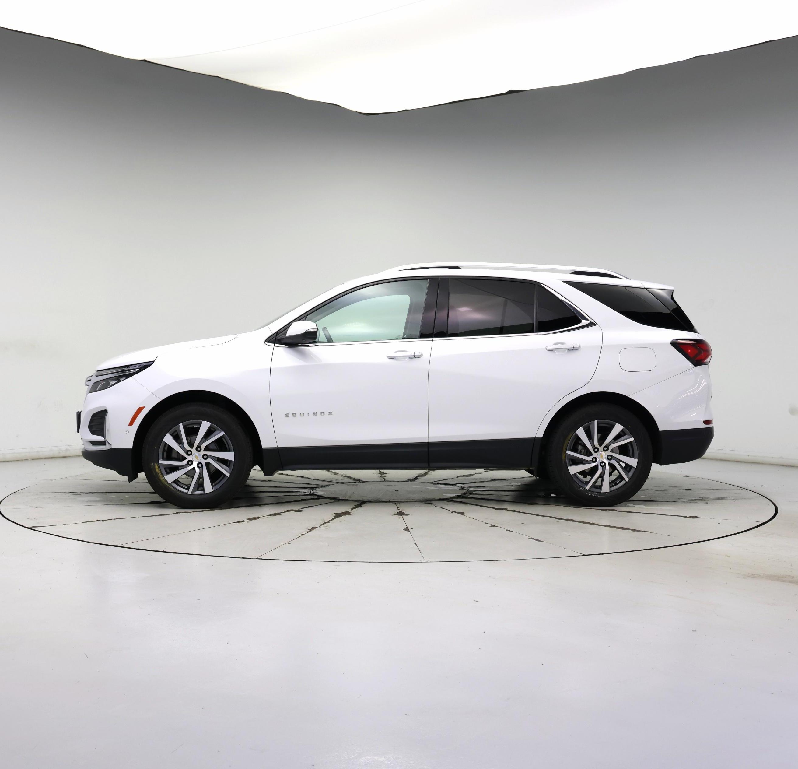 Thumbnail: 2022 Chevrolet Equinox - 3
