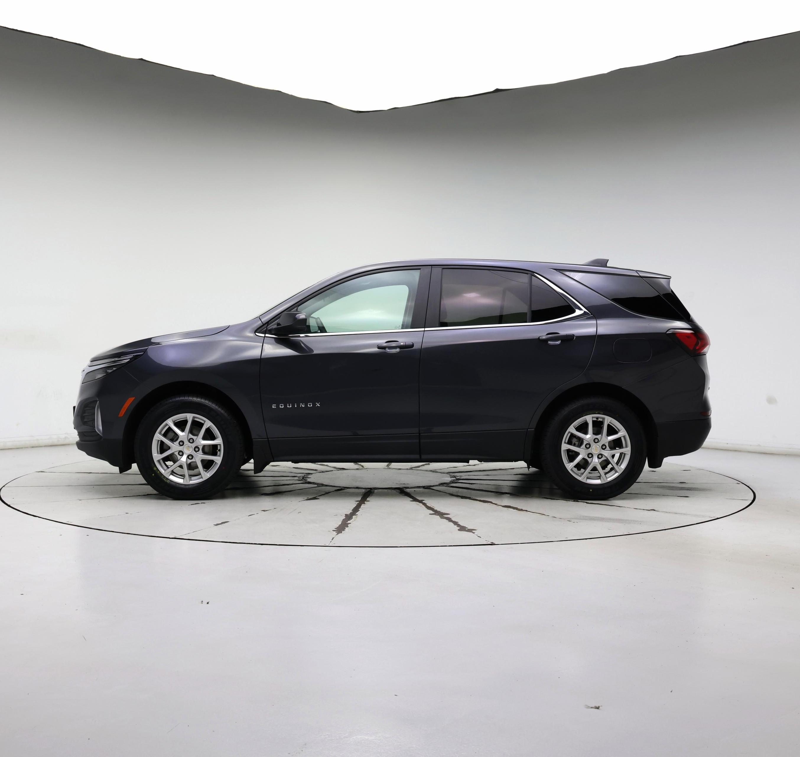 Thumbnail: 2023 Chevrolet Equinox - 3
