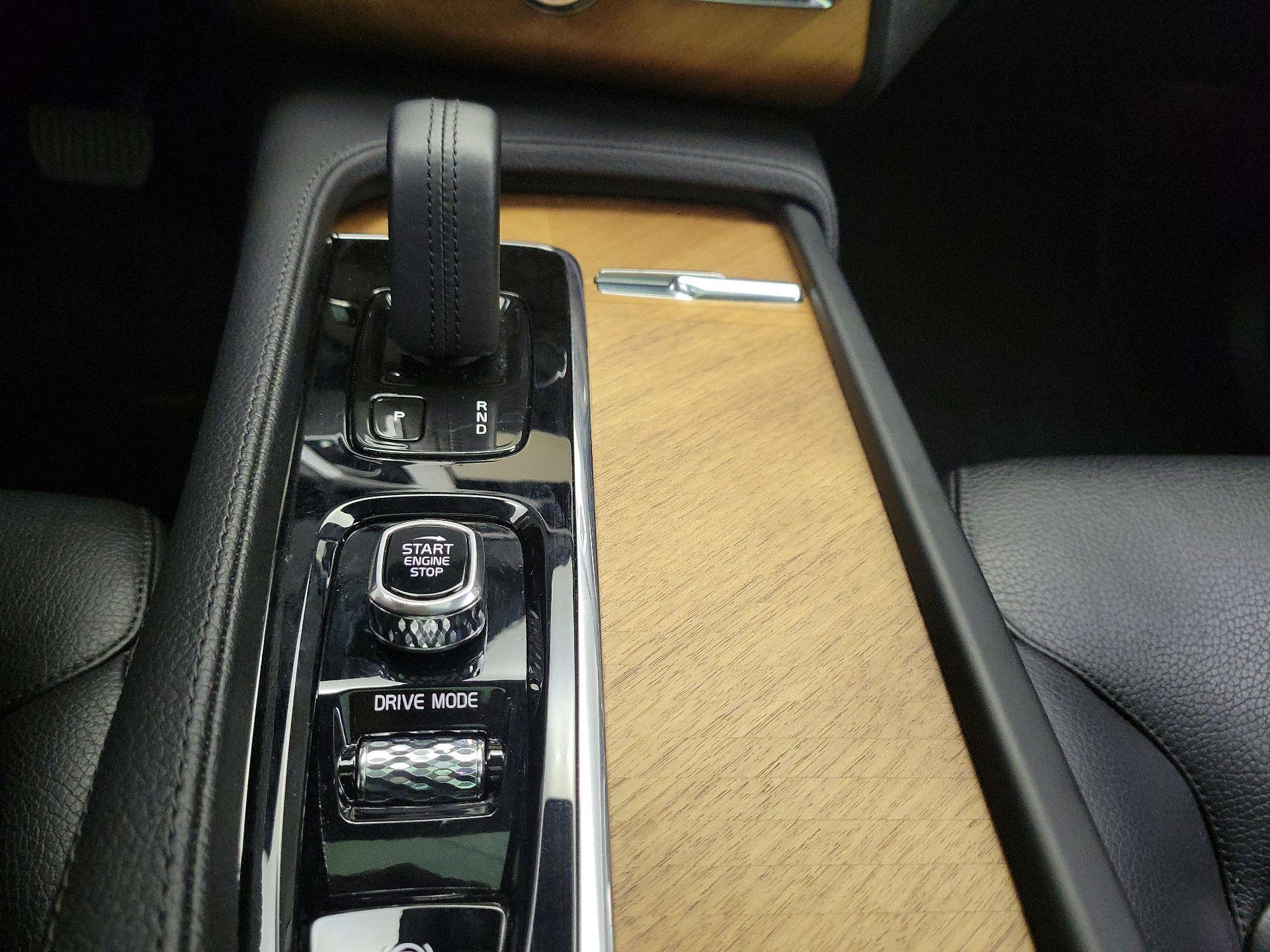 Thumbnail: 2021 Volvo XC90 - 18
