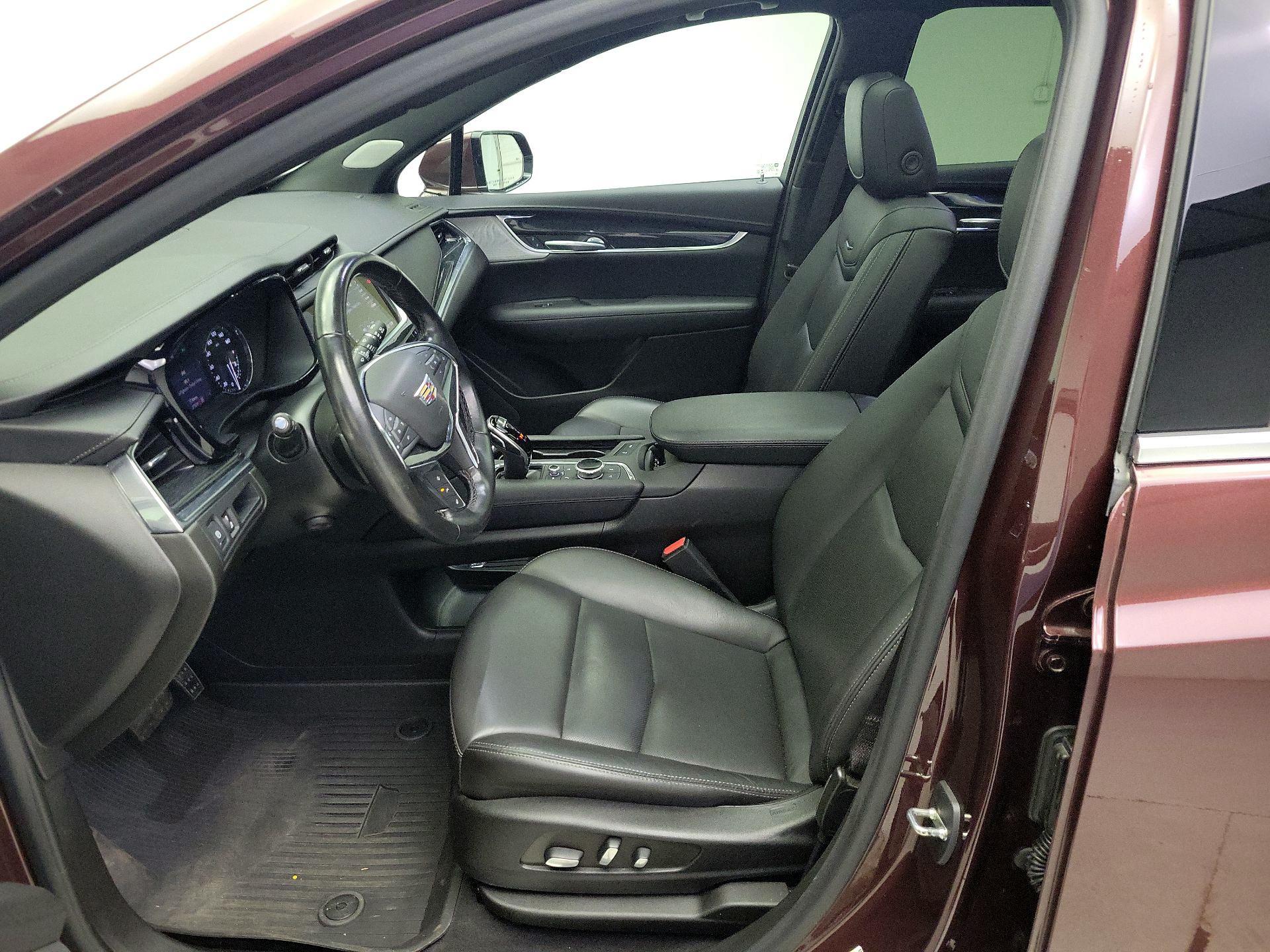 Thumbnail: 2022 Cadillac XT5 - 11
