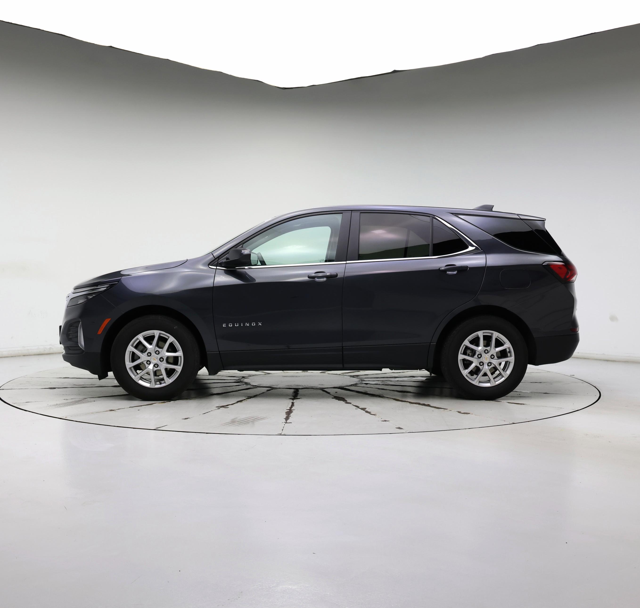 Thumbnail: 2023 Chevrolet Equinox - 3