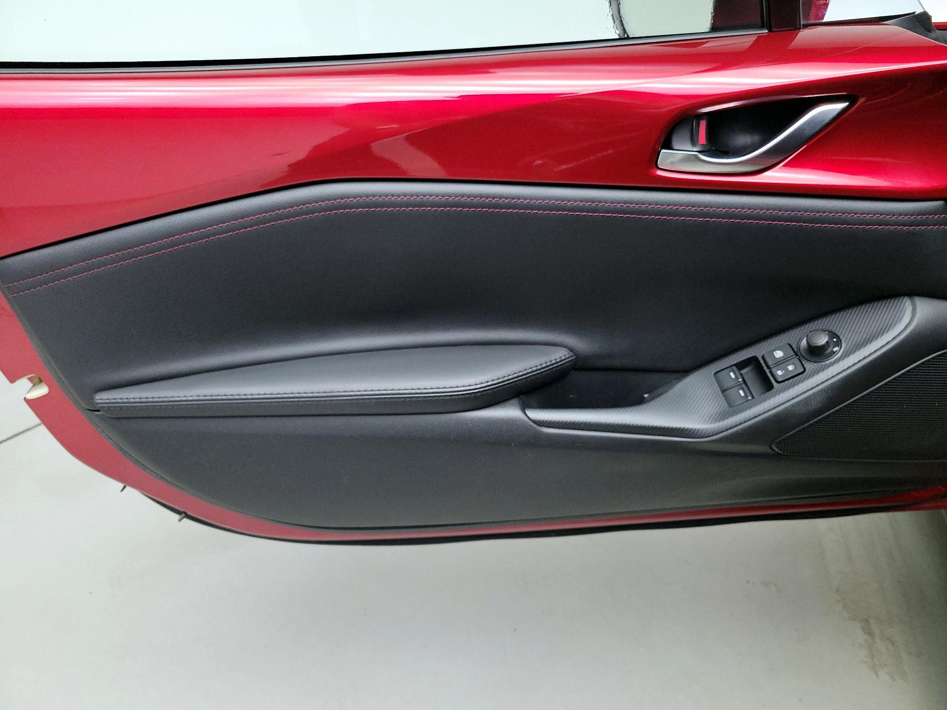 Thumbnail: 2016 Mazda MX-5 Miata - 12