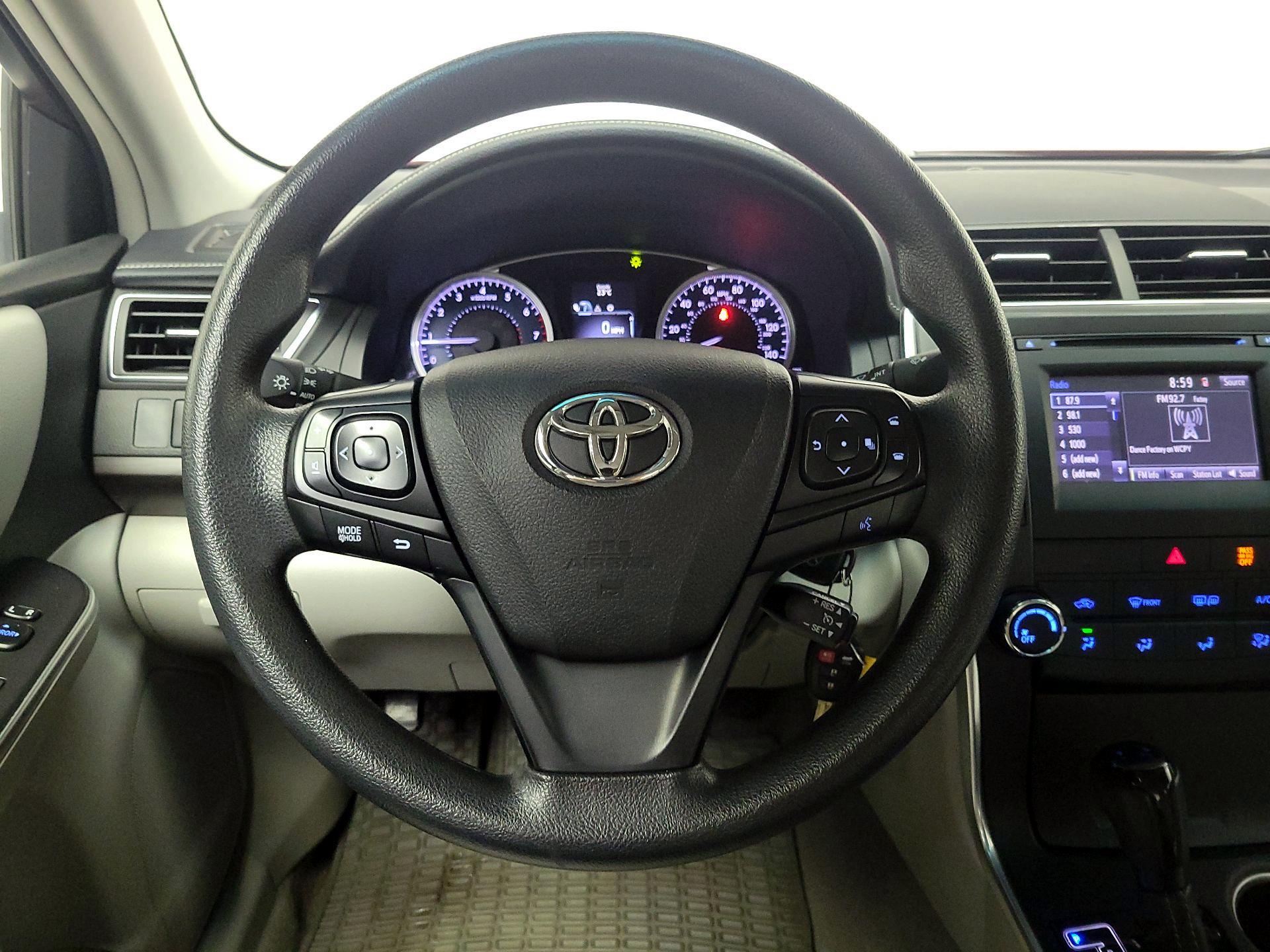 Thumbnail: 2017 Toyota Camry - 10