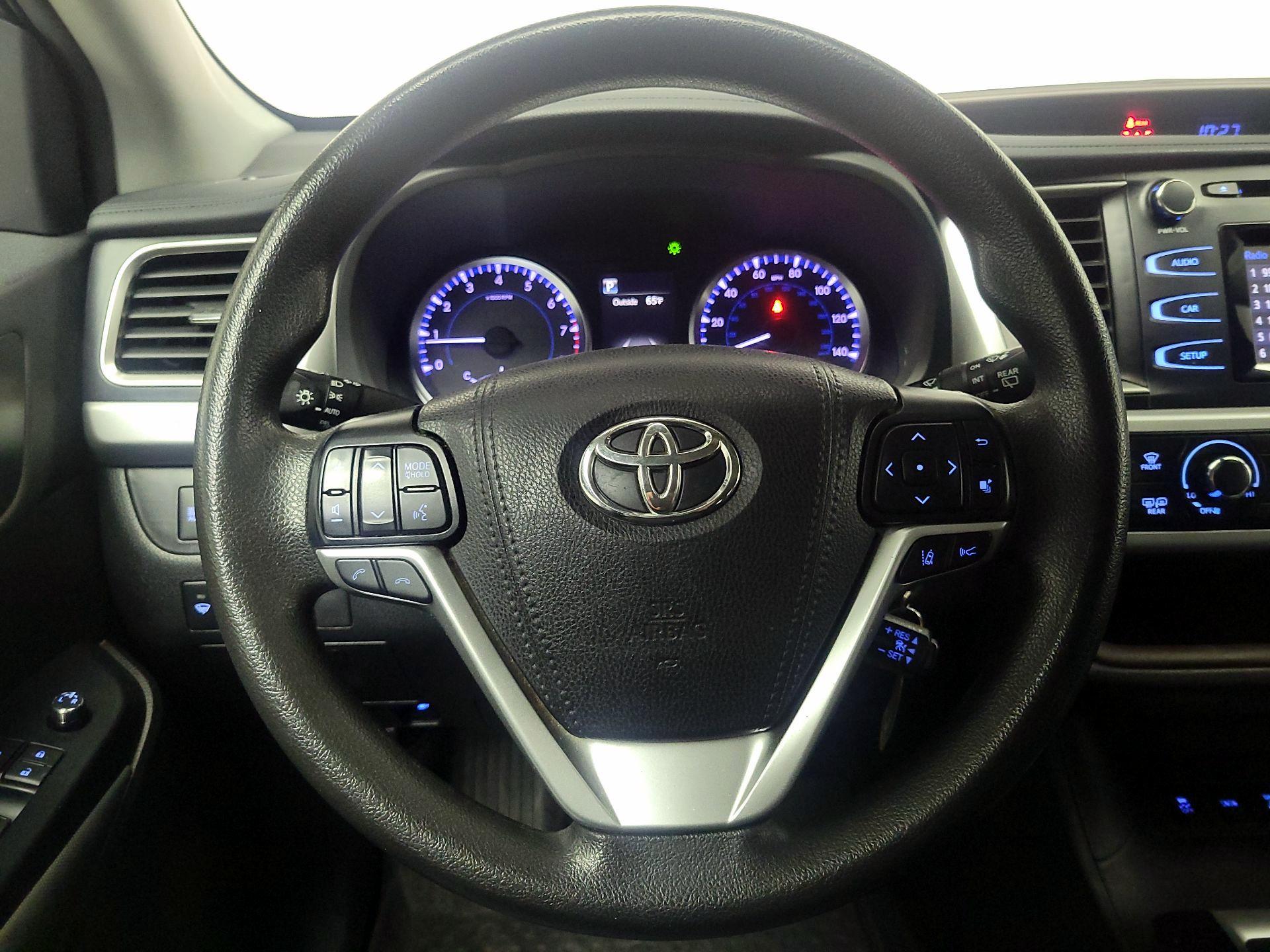 Thumbnail: 2019 Toyota Highlander - 10