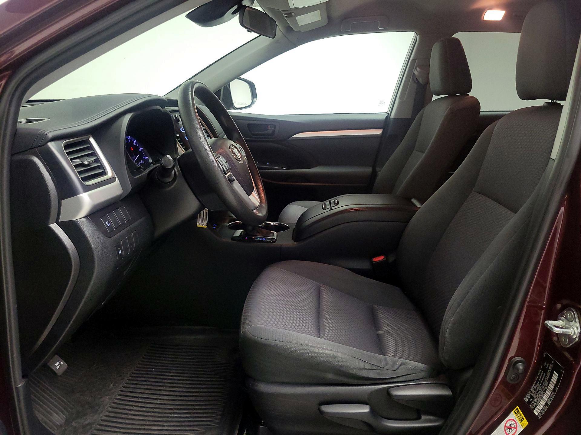 Thumbnail: 2019 Toyota Highlander - 11