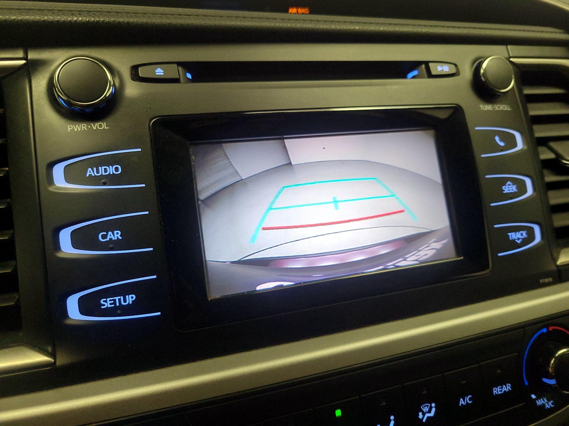 Thumbnail: 2019 Toyota Highlander - 14