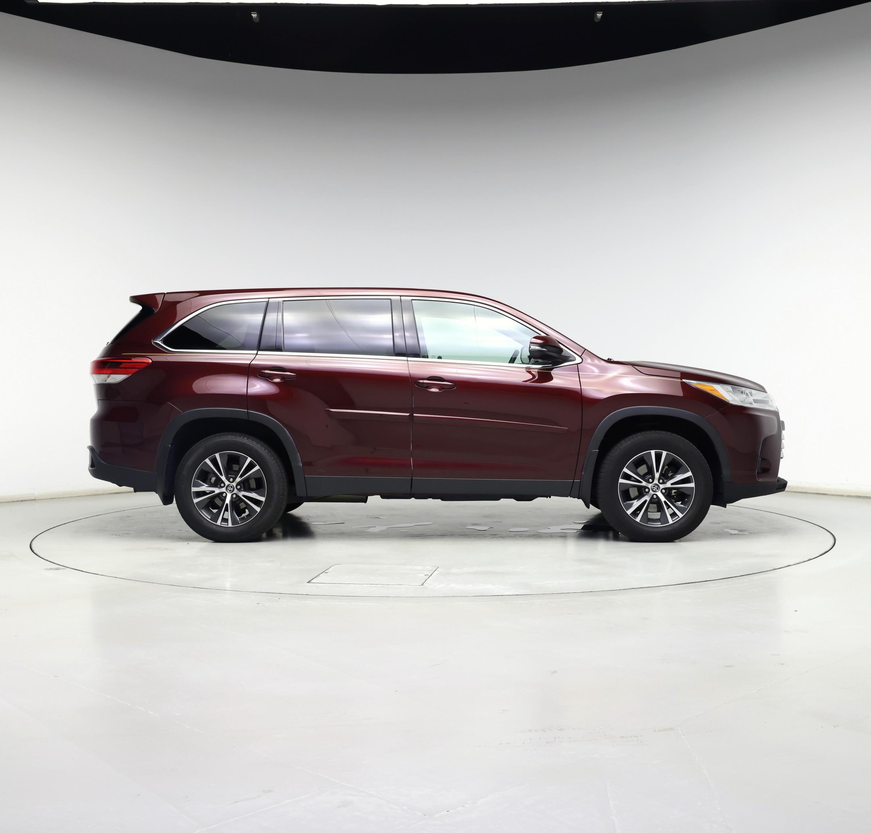 Thumbnail: 2019 Toyota Highlander - 7