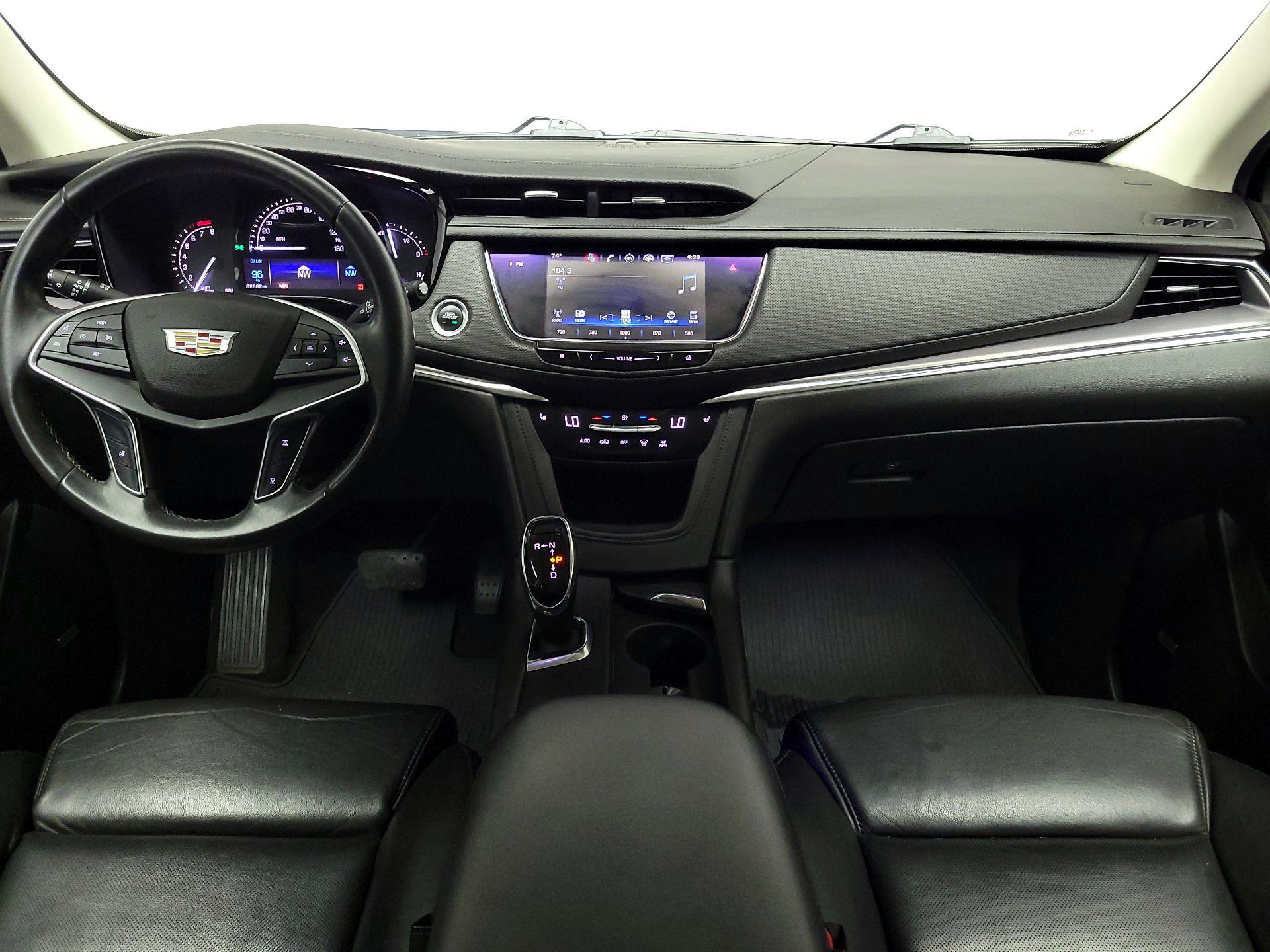 Thumbnail: 2017 Cadillac XT5 - 9