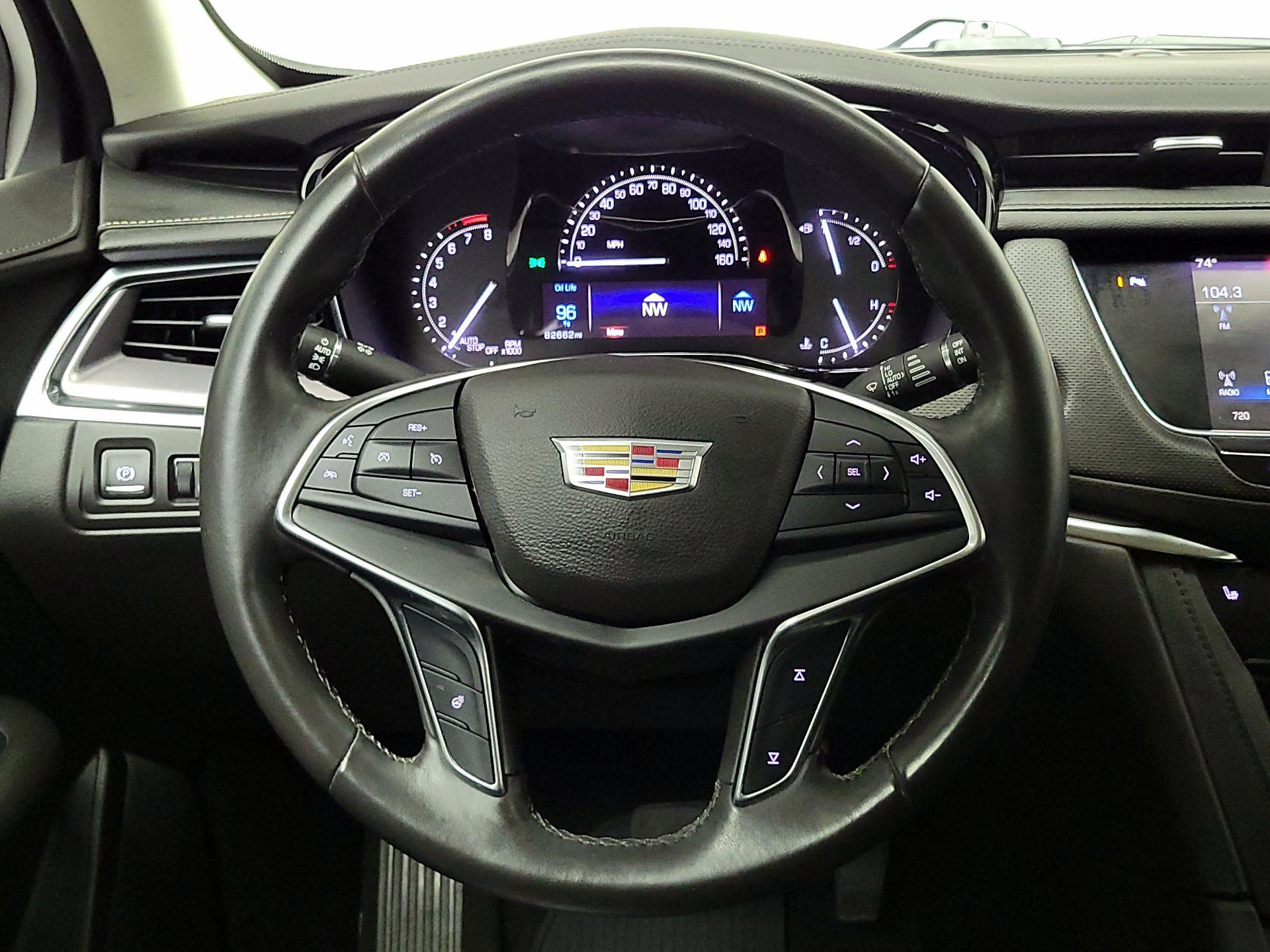Thumbnail: 2017 Cadillac XT5 - 10