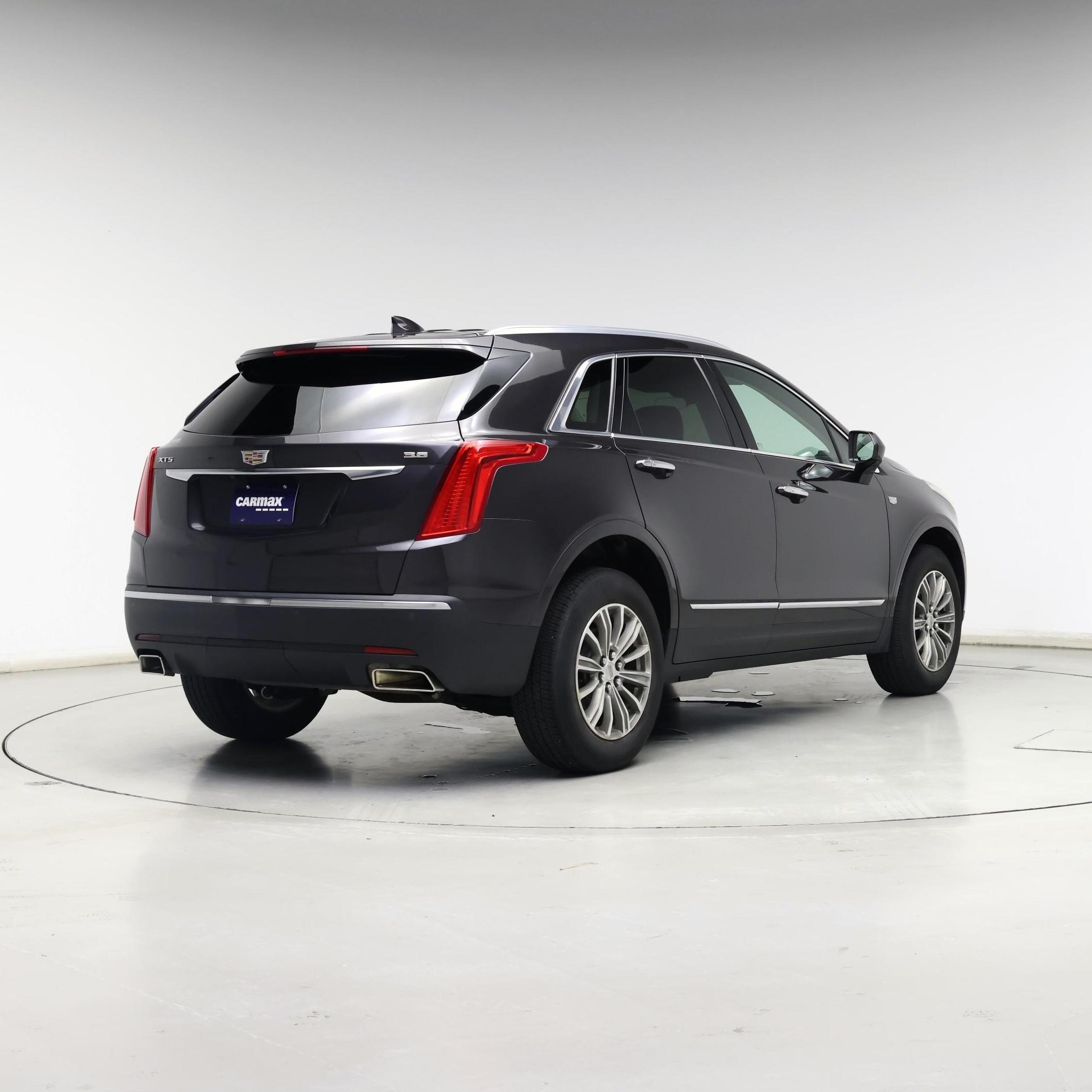 Thumbnail: 2017 Cadillac XT5 - 8