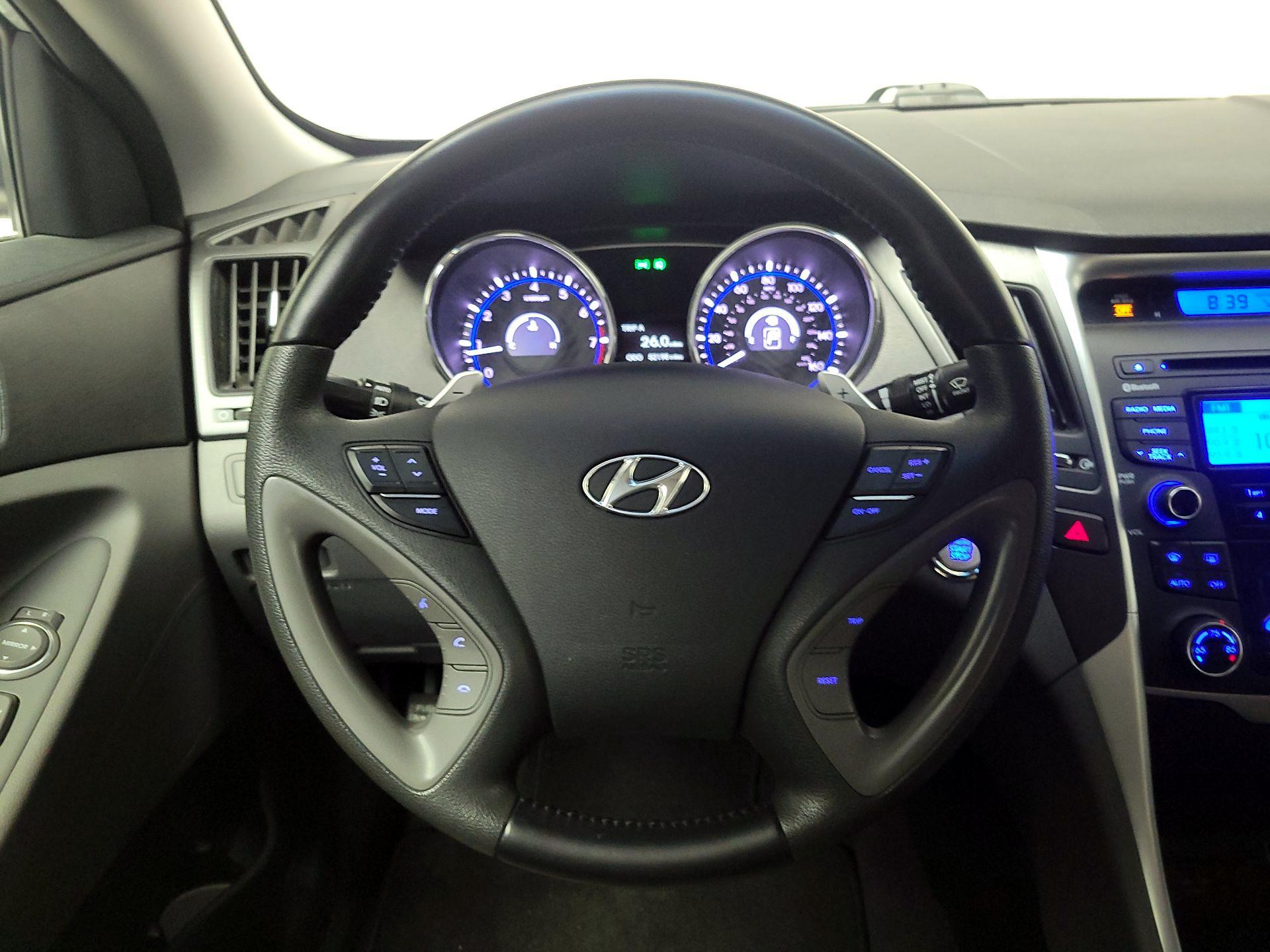 Thumbnail: 2013 Hyundai Sonata - 10