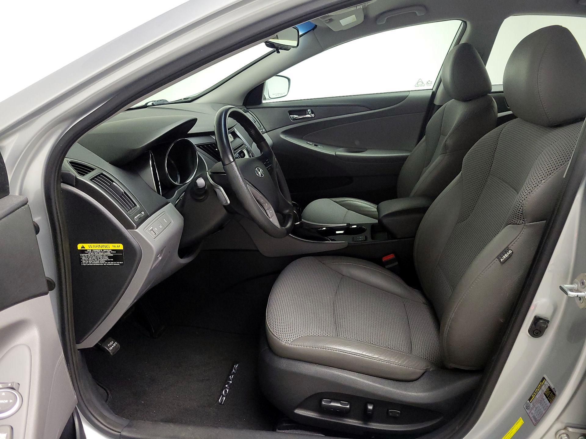 Thumbnail: 2013 Hyundai Sonata - 11