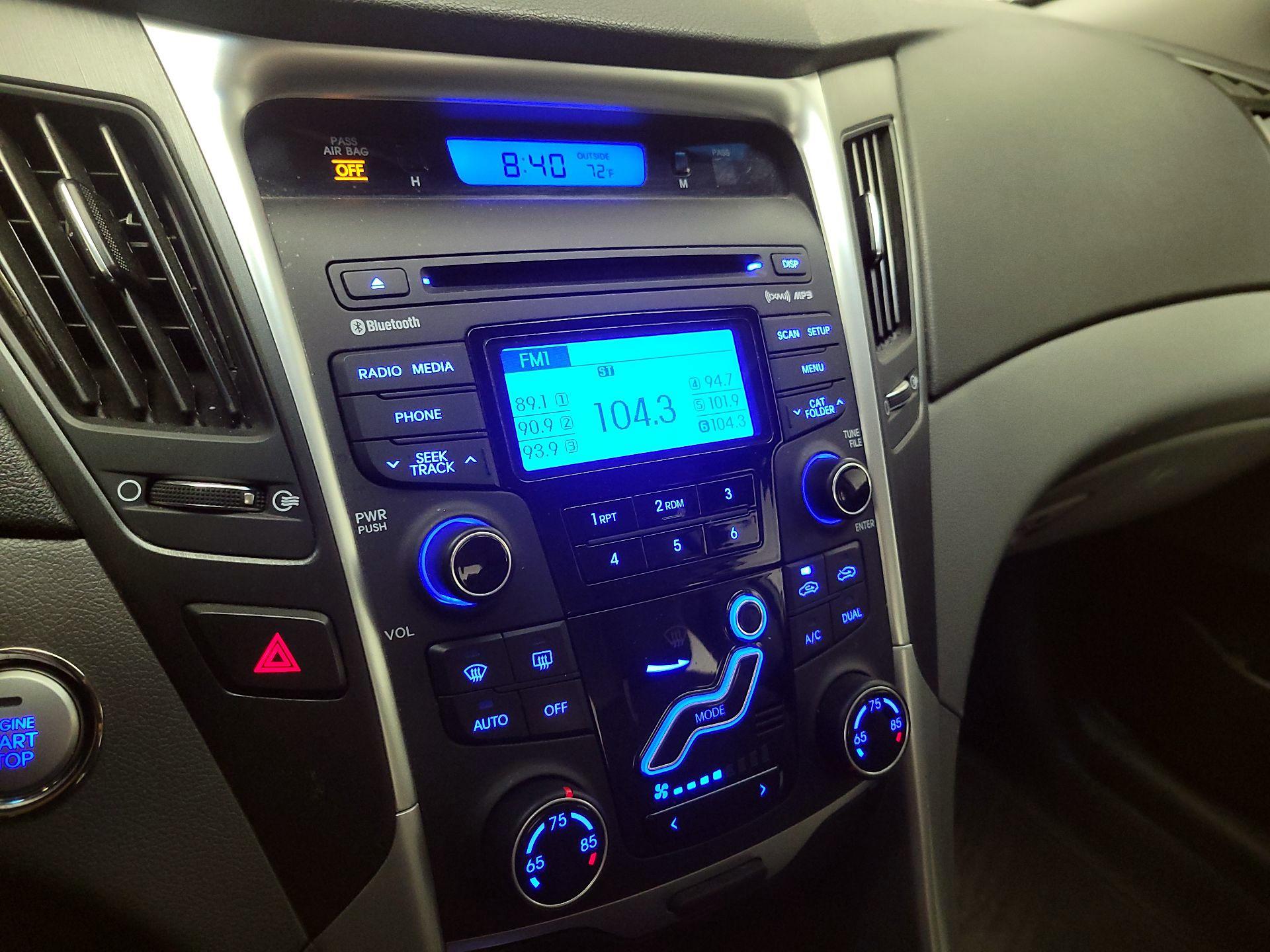 Thumbnail: 2013 Hyundai Sonata - 14