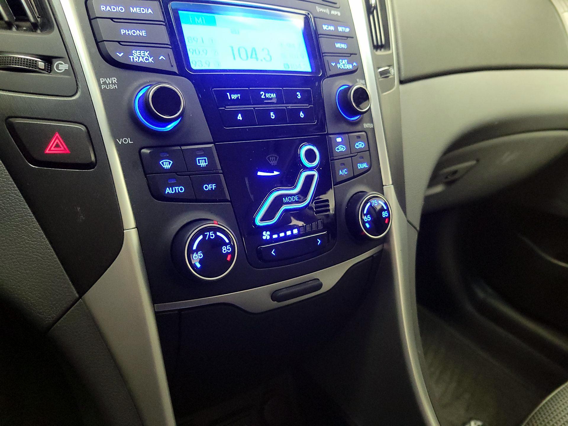 Thumbnail: 2013 Hyundai Sonata - 15