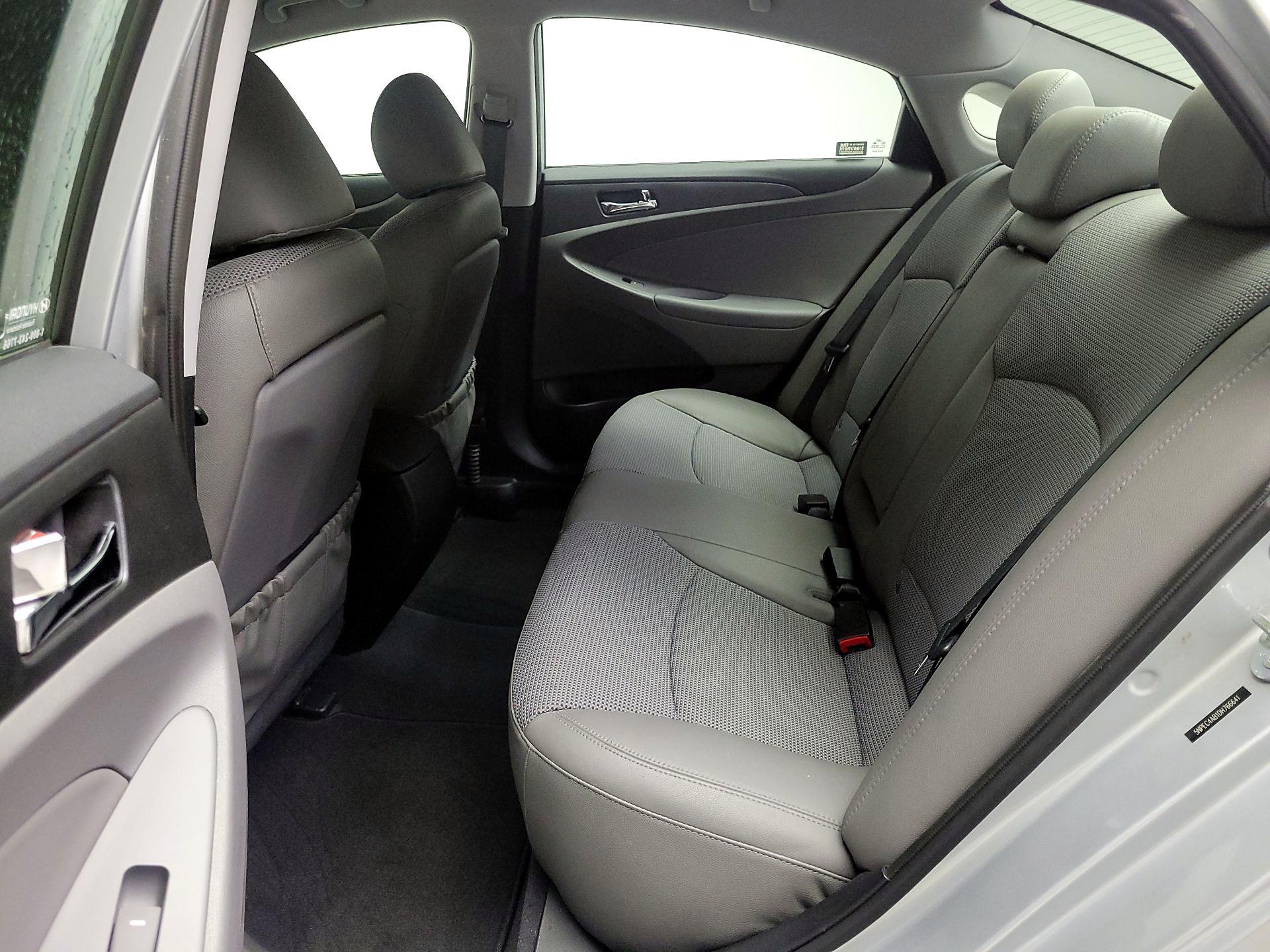 Thumbnail: 2013 Hyundai Sonata - 18