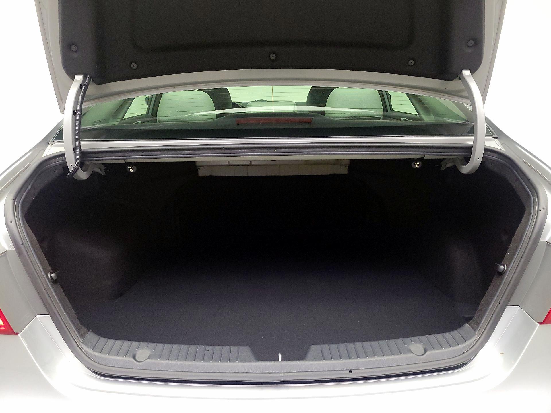 Thumbnail: 2013 Hyundai Sonata - 19