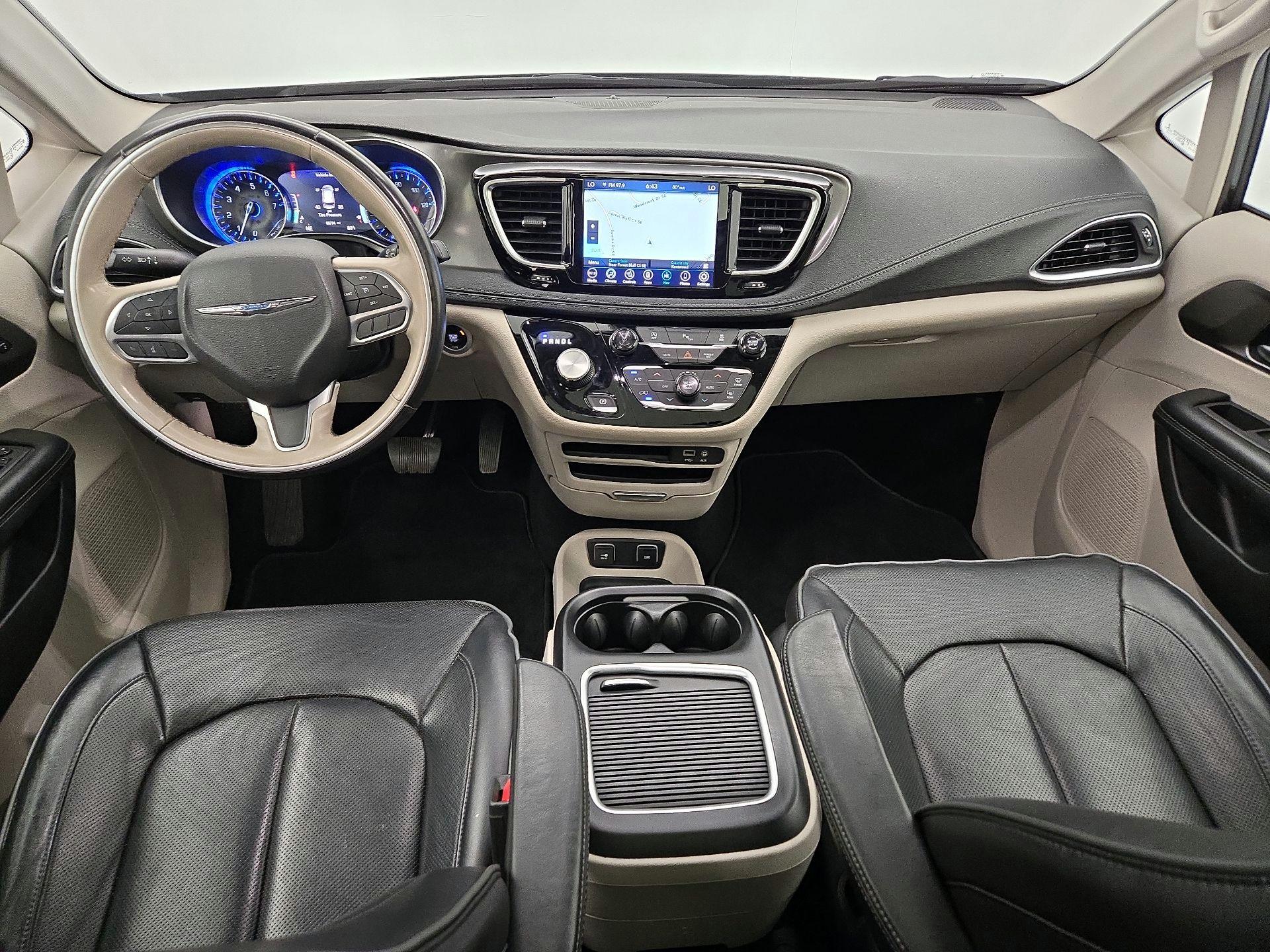 Thumbnail: 2019 Chrysler Pacifica - 9