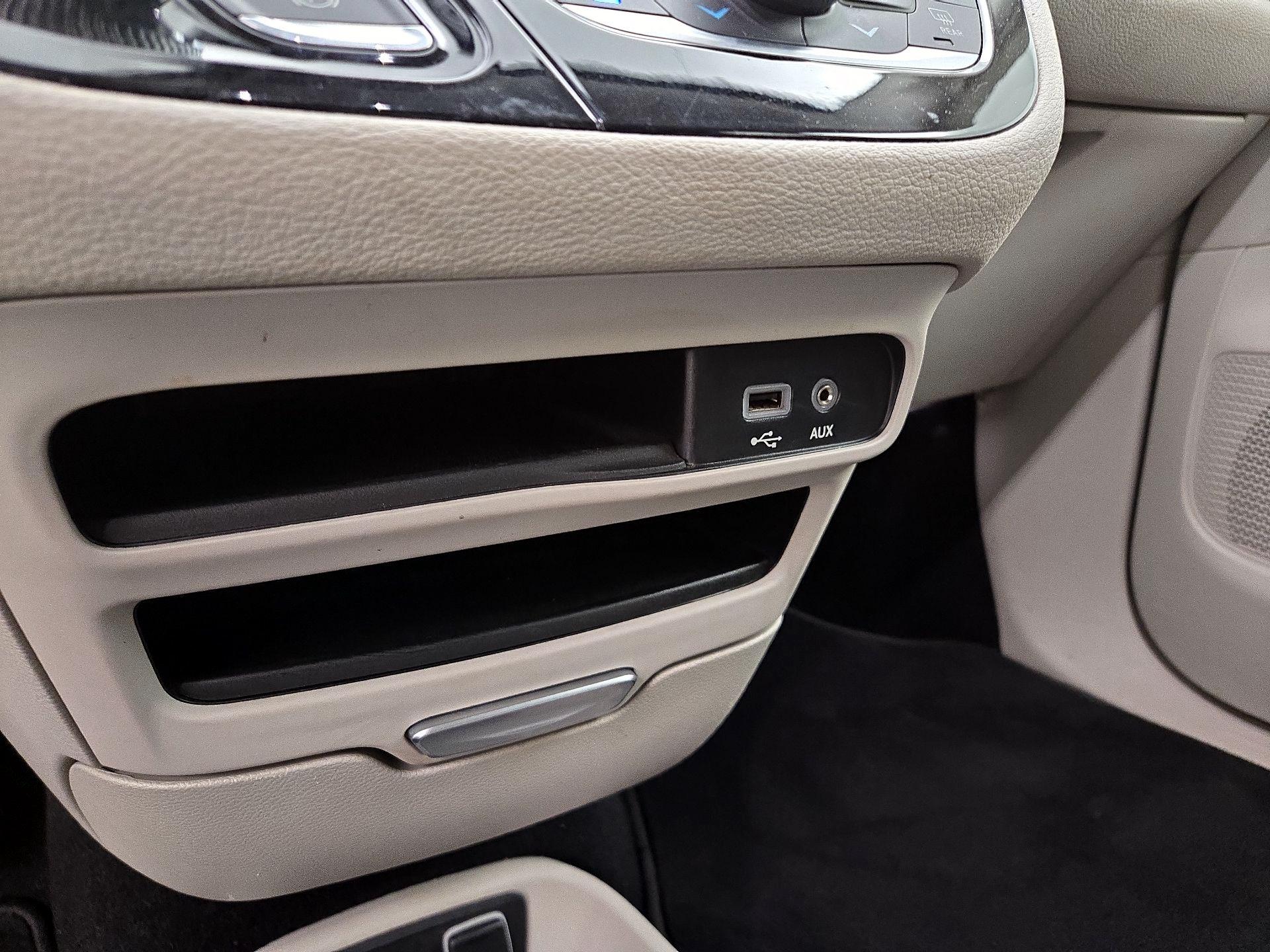 Thumbnail: 2019 Chrysler Pacifica - 19