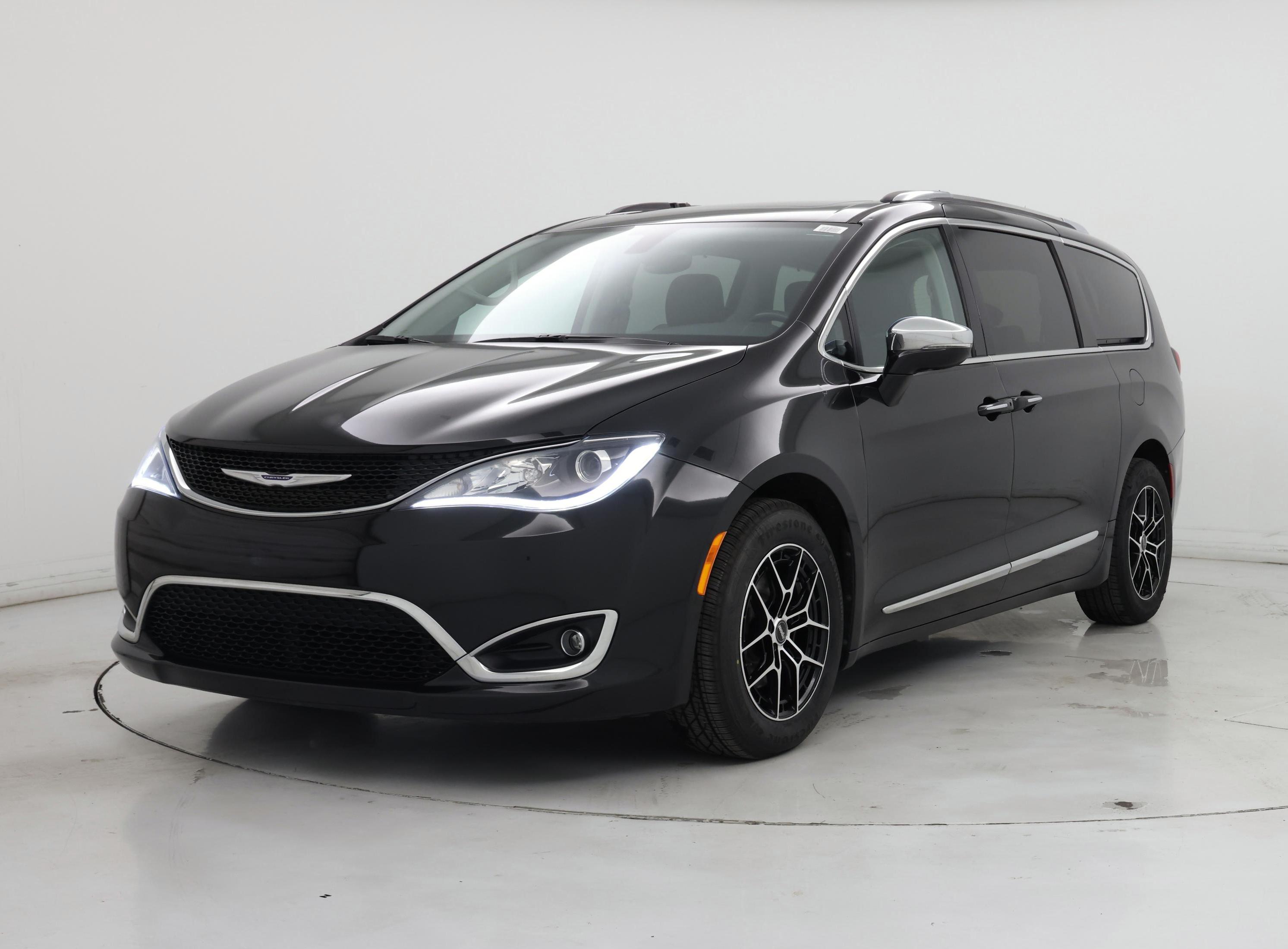 Thumbnail: 2019 Chrysler Pacifica - 4