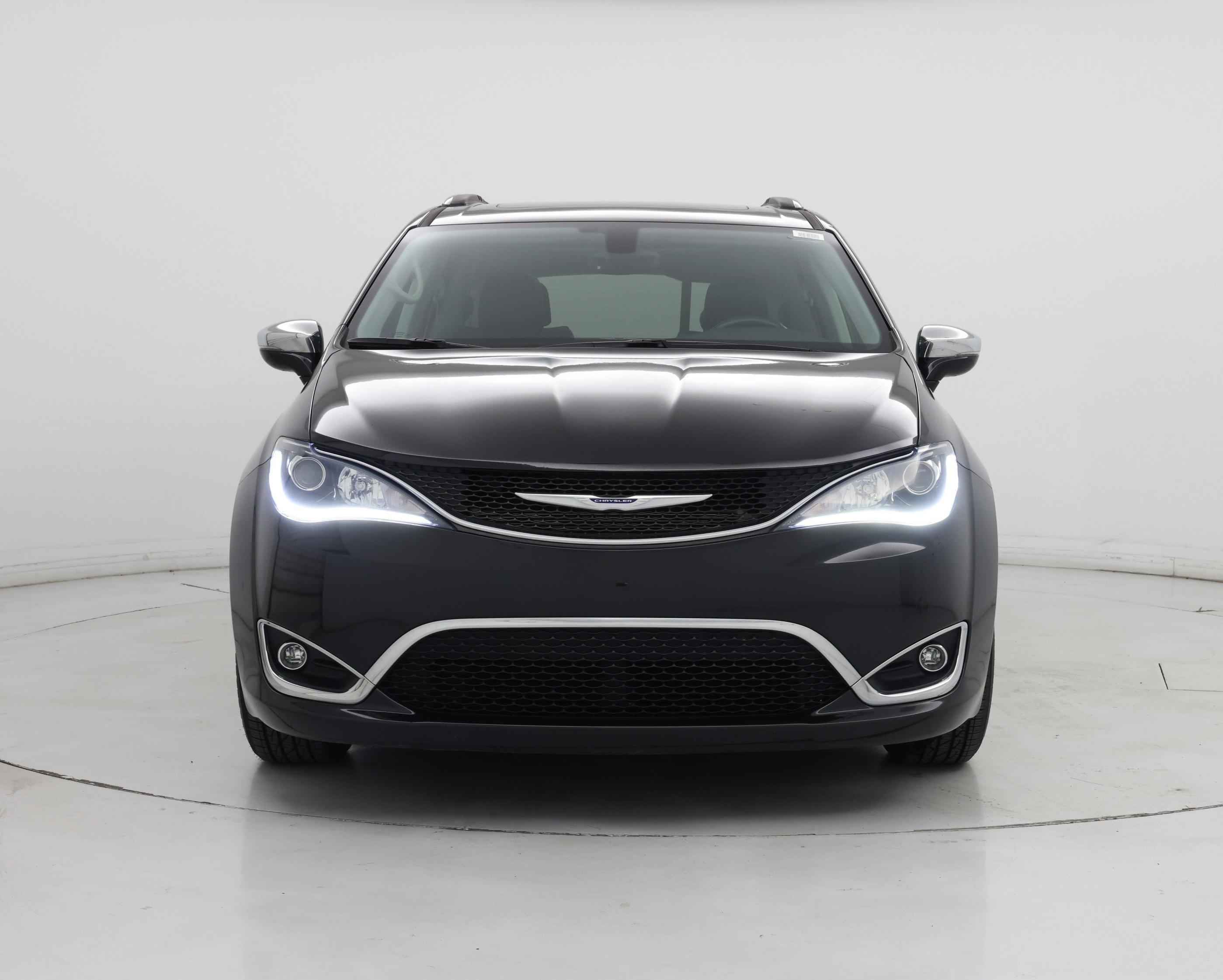 Thumbnail: 2019 Chrysler Pacifica - 5
