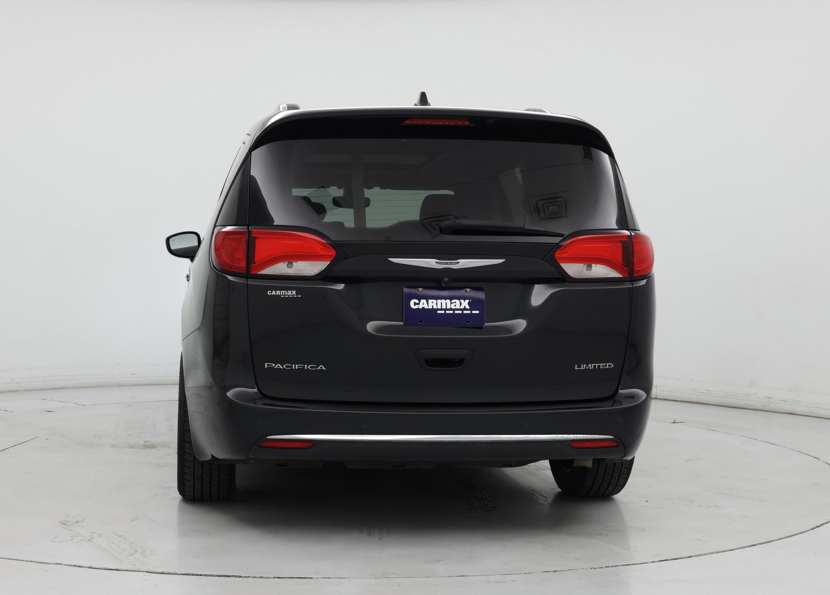 Thumbnail: 2019 Chrysler Pacifica - 6