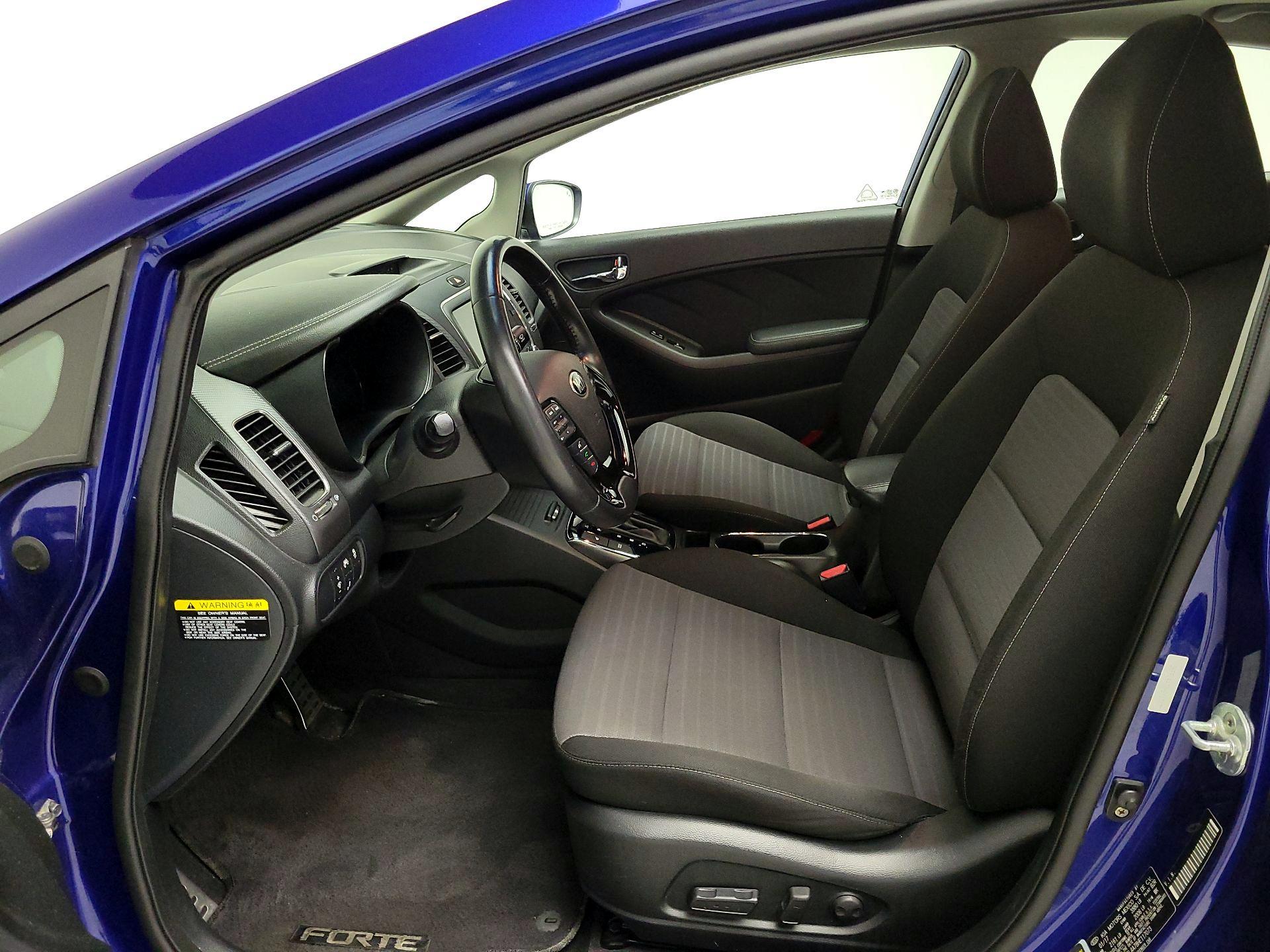 Thumbnail: 2017 Kia Forte - 11