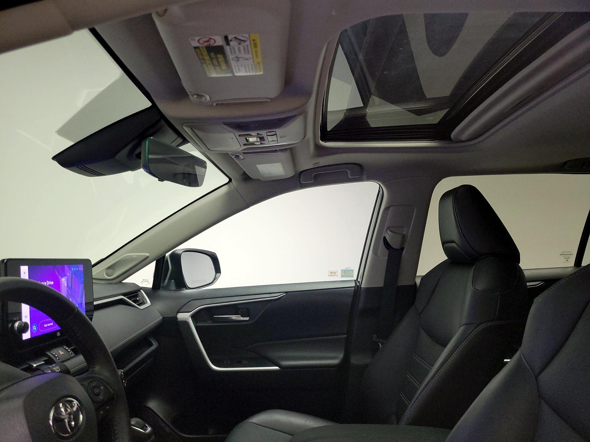 Thumbnail: 2023 Toyota RAV4 - 19