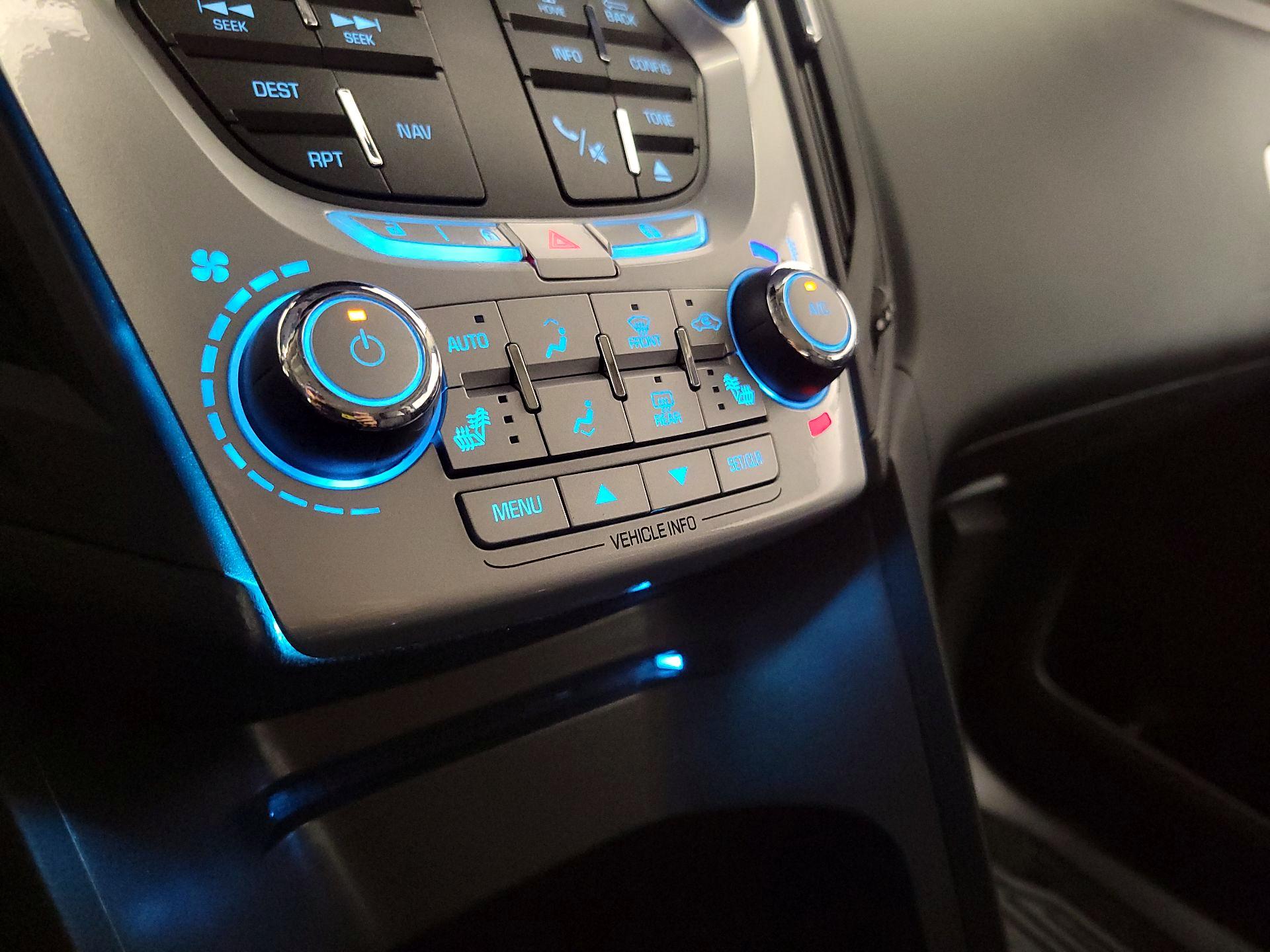 Thumbnail: 2015 Chevrolet Equinox - 16