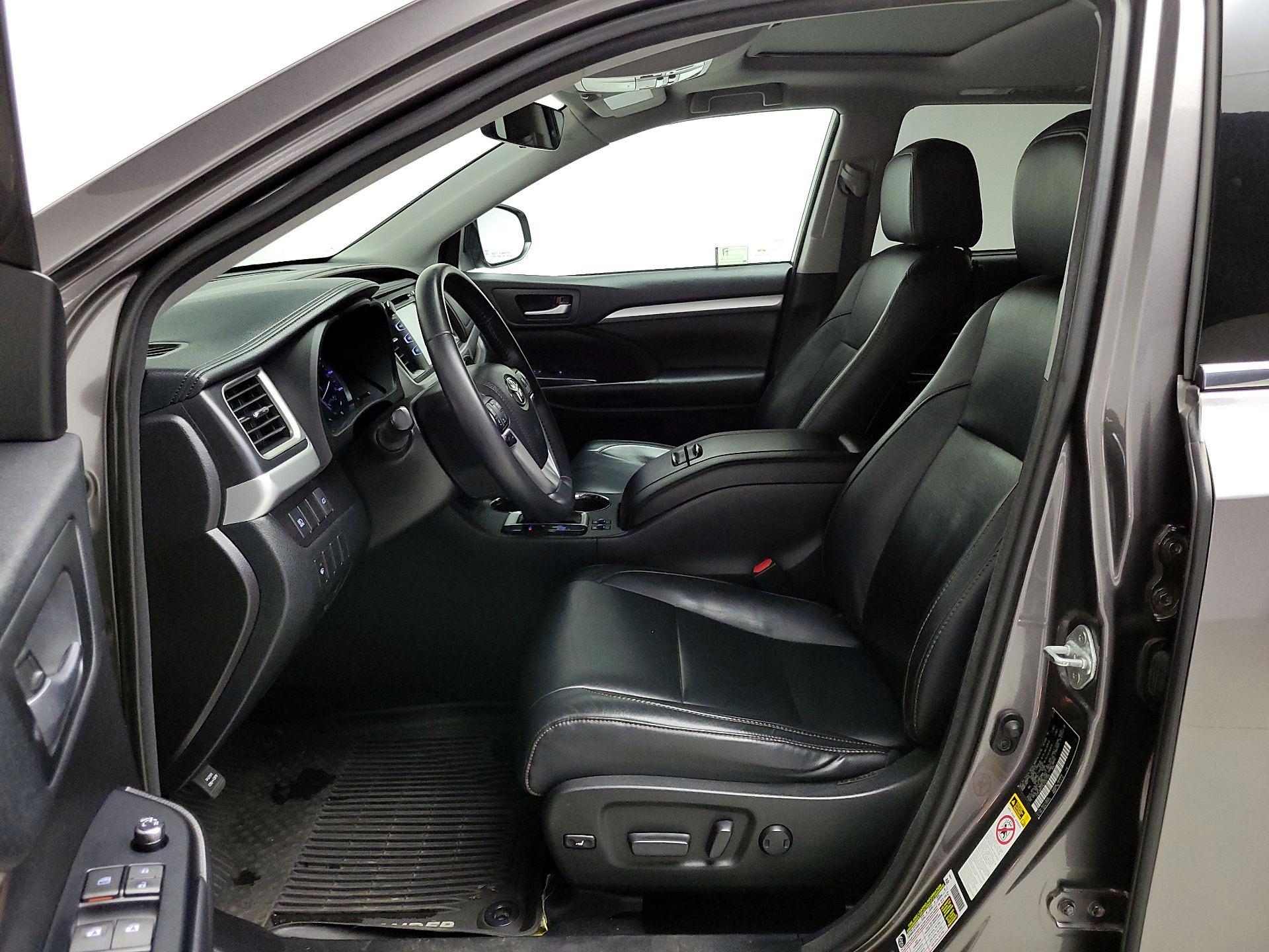 Thumbnail: 2018 Toyota Highlander - 11