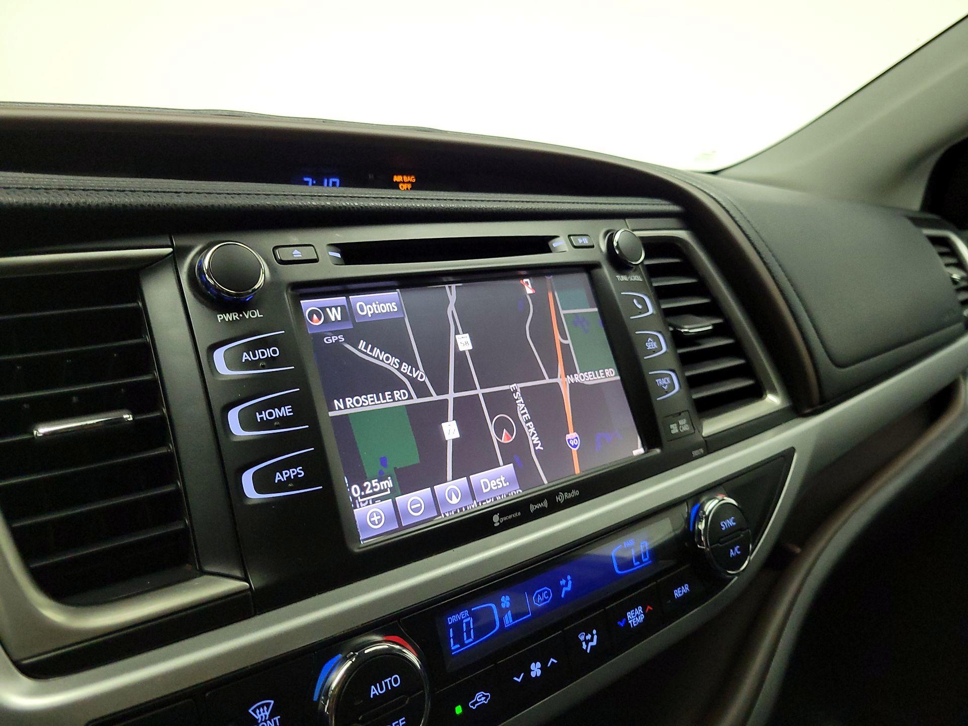 Thumbnail: 2018 Toyota Highlander - 14