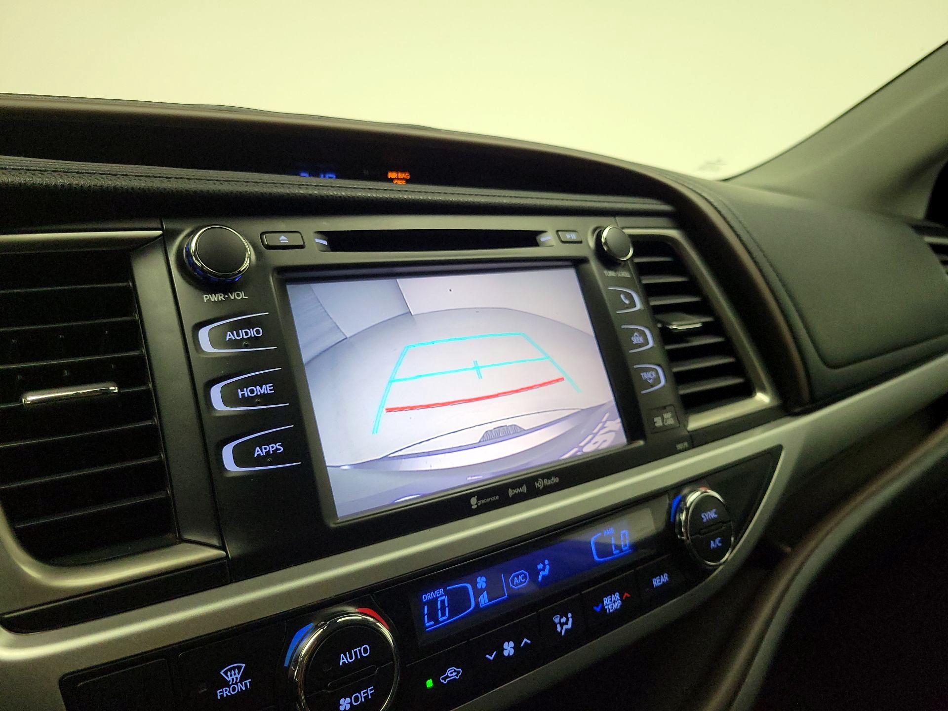Thumbnail: 2018 Toyota Highlander - 15