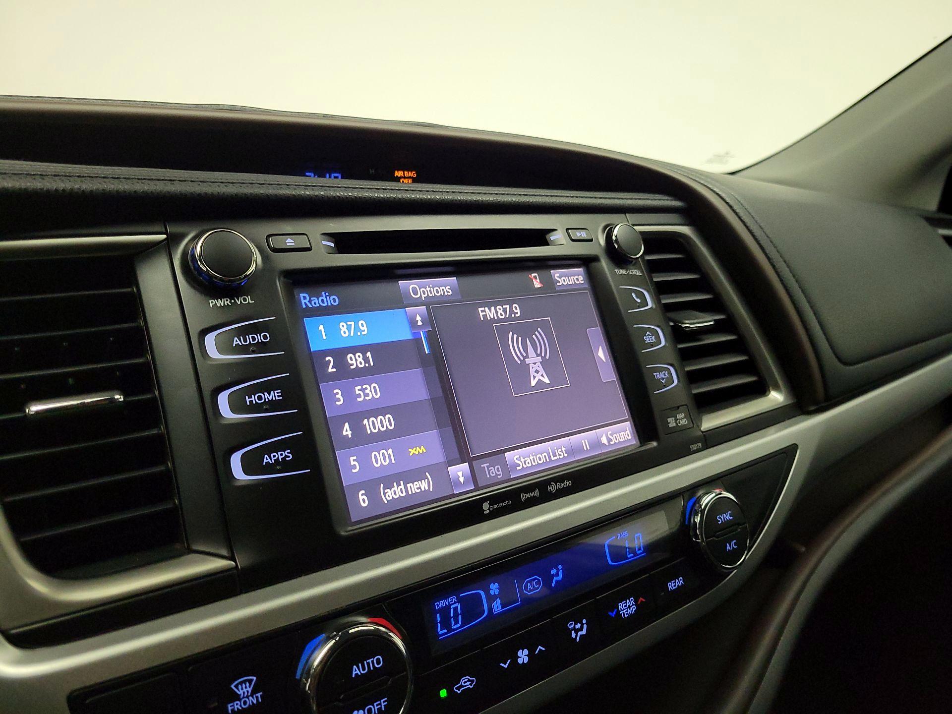 Thumbnail: 2018 Toyota Highlander - 16