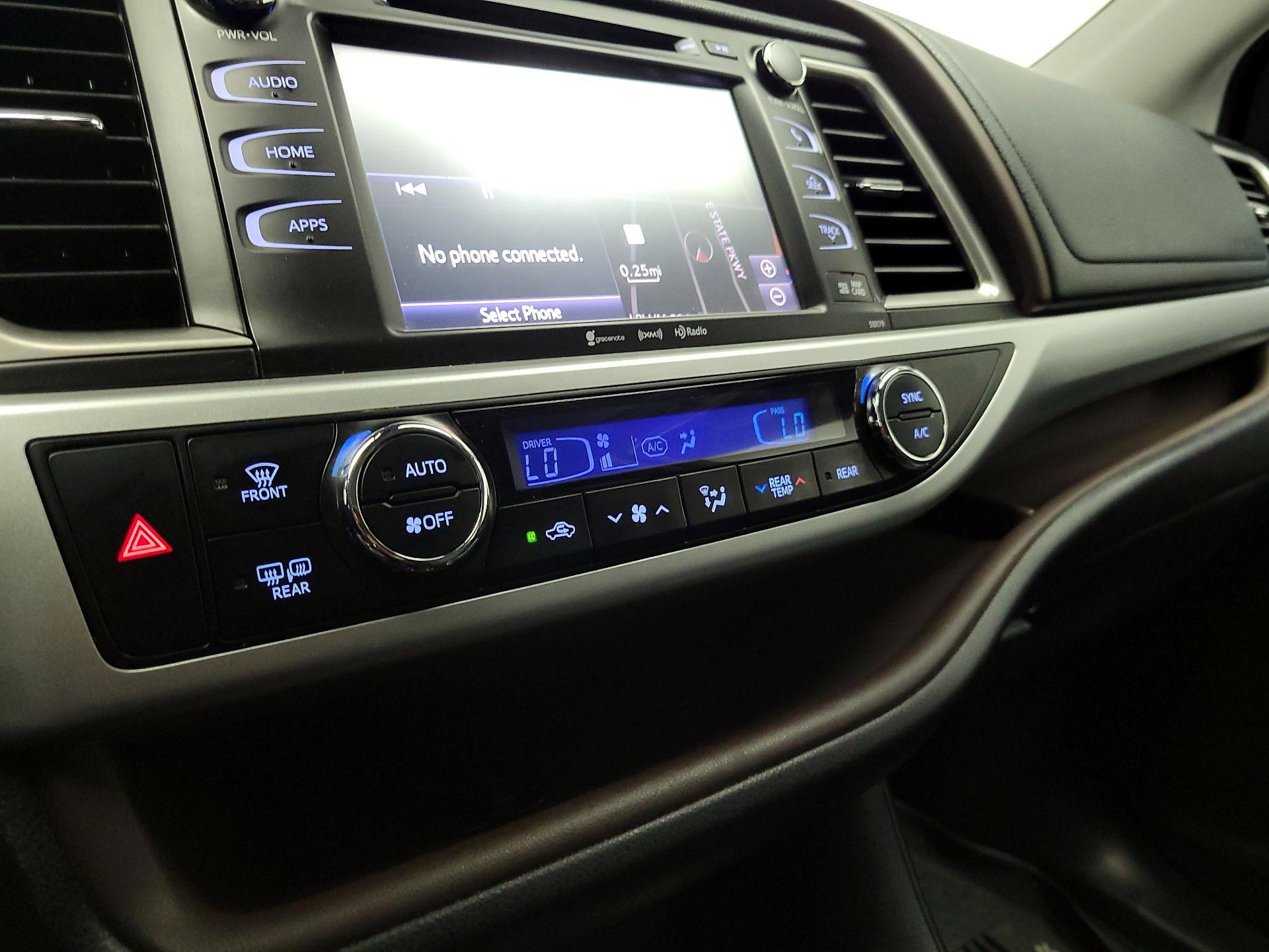Thumbnail: 2018 Toyota Highlander - 17