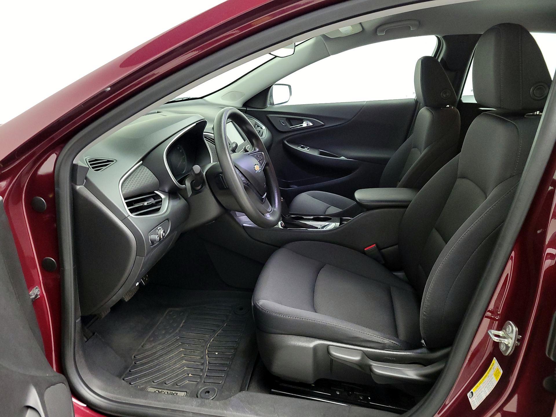 Thumbnail: 2016 Chevrolet Malibu - 11