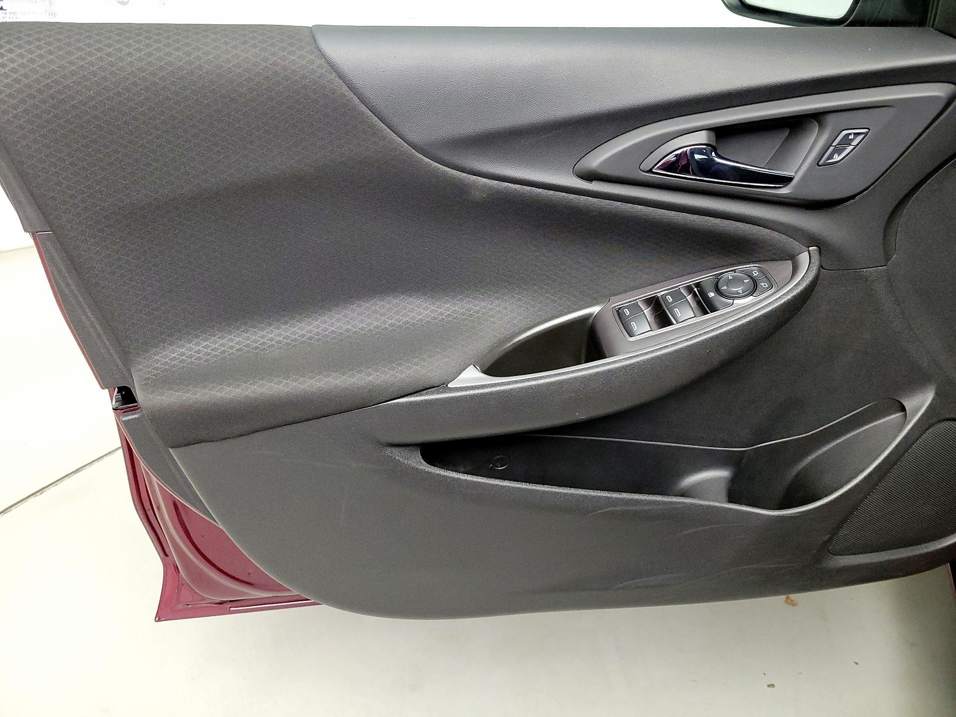 Thumbnail: 2016 Chevrolet Malibu - 12