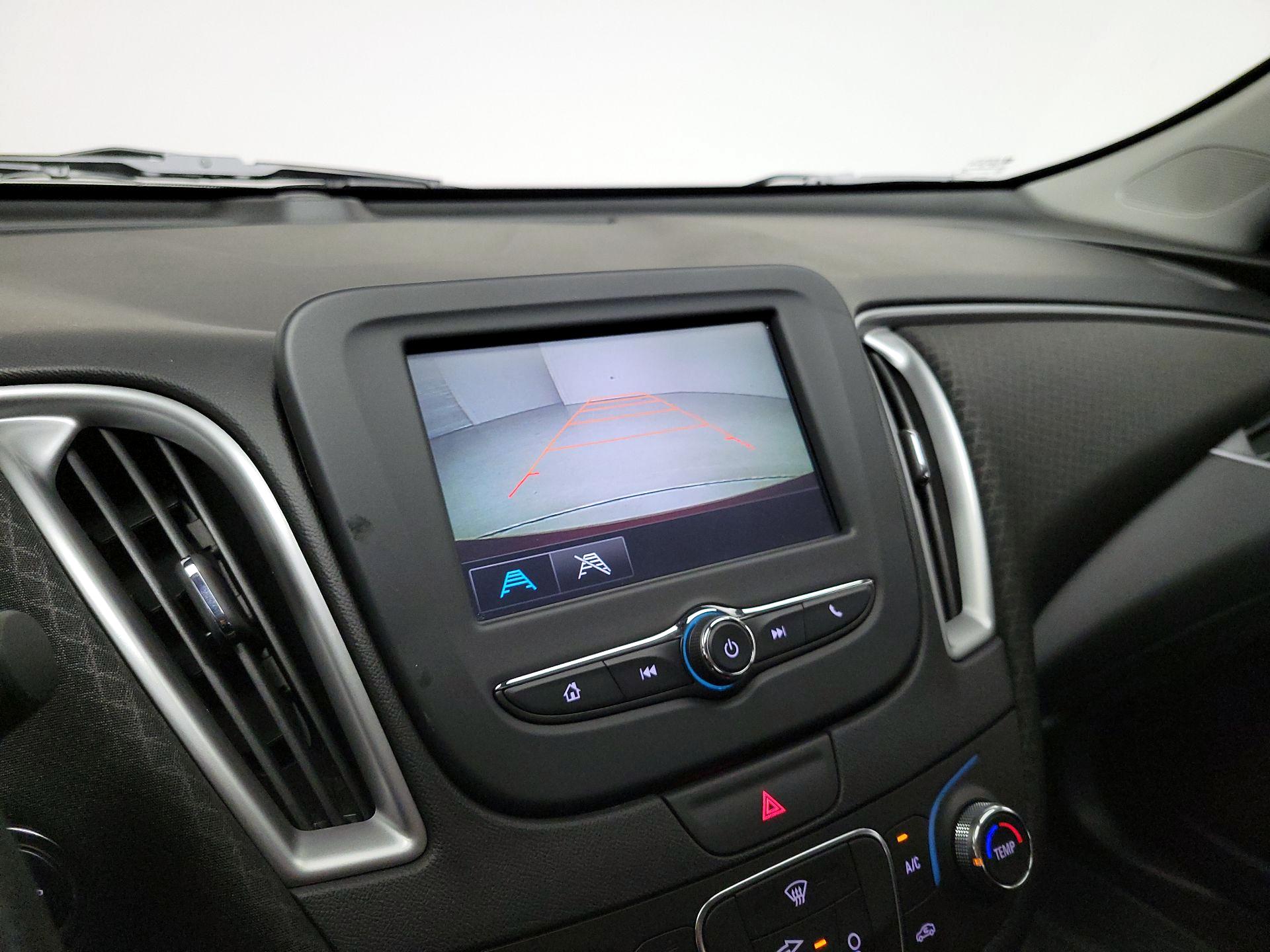 Thumbnail: 2016 Chevrolet Malibu - 14