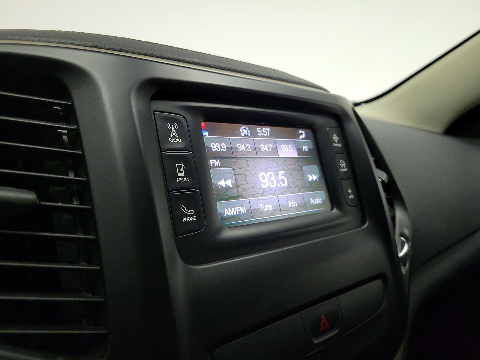 Thumbnail: 2016 Jeep Cherokee - 15
