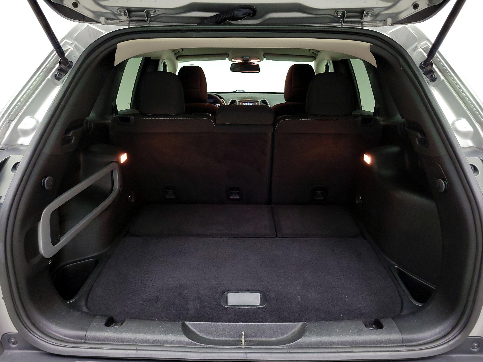 Thumbnail: 2016 Jeep Cherokee - 20
