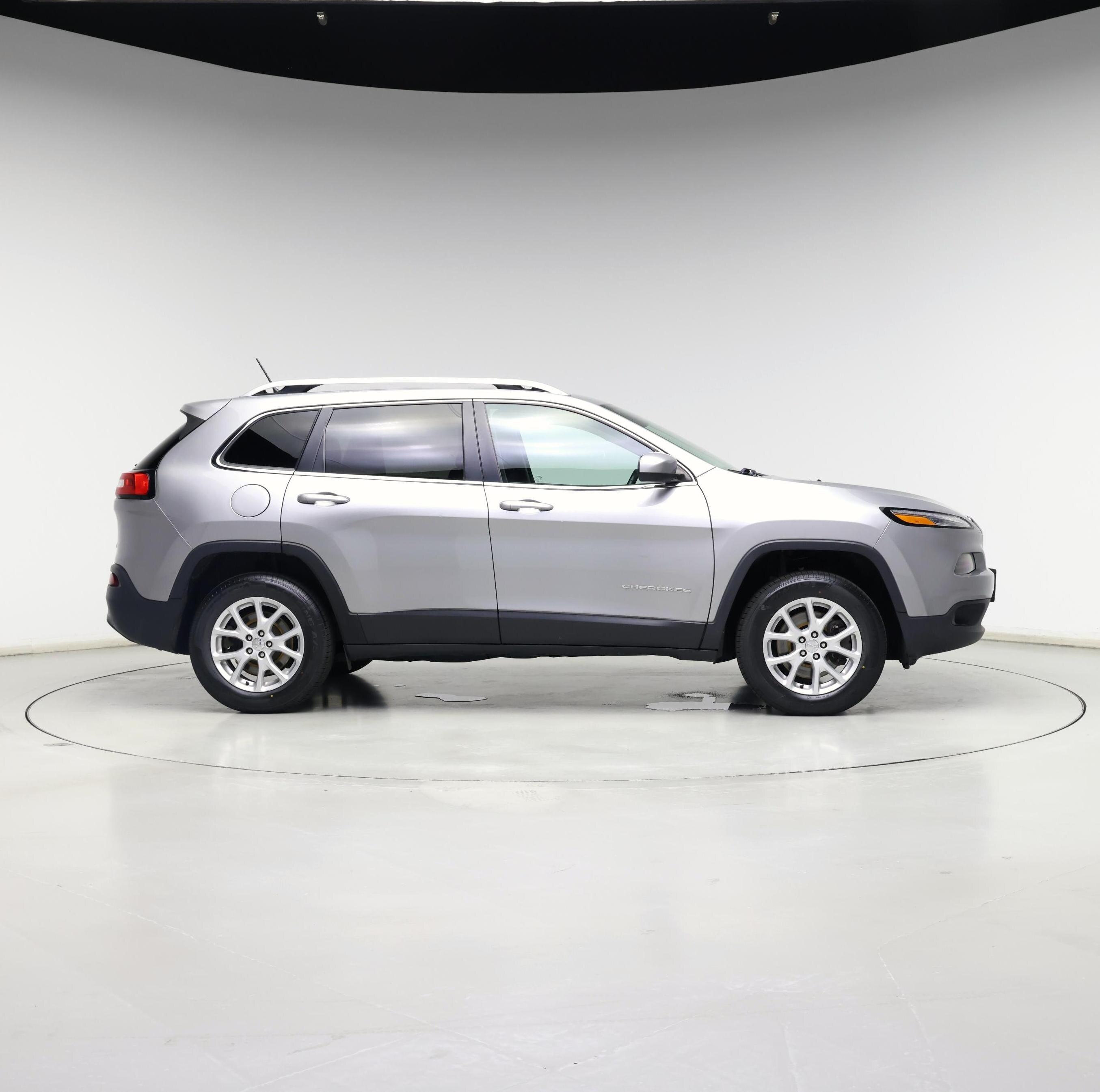Thumbnail: 2016 Jeep Cherokee - 7