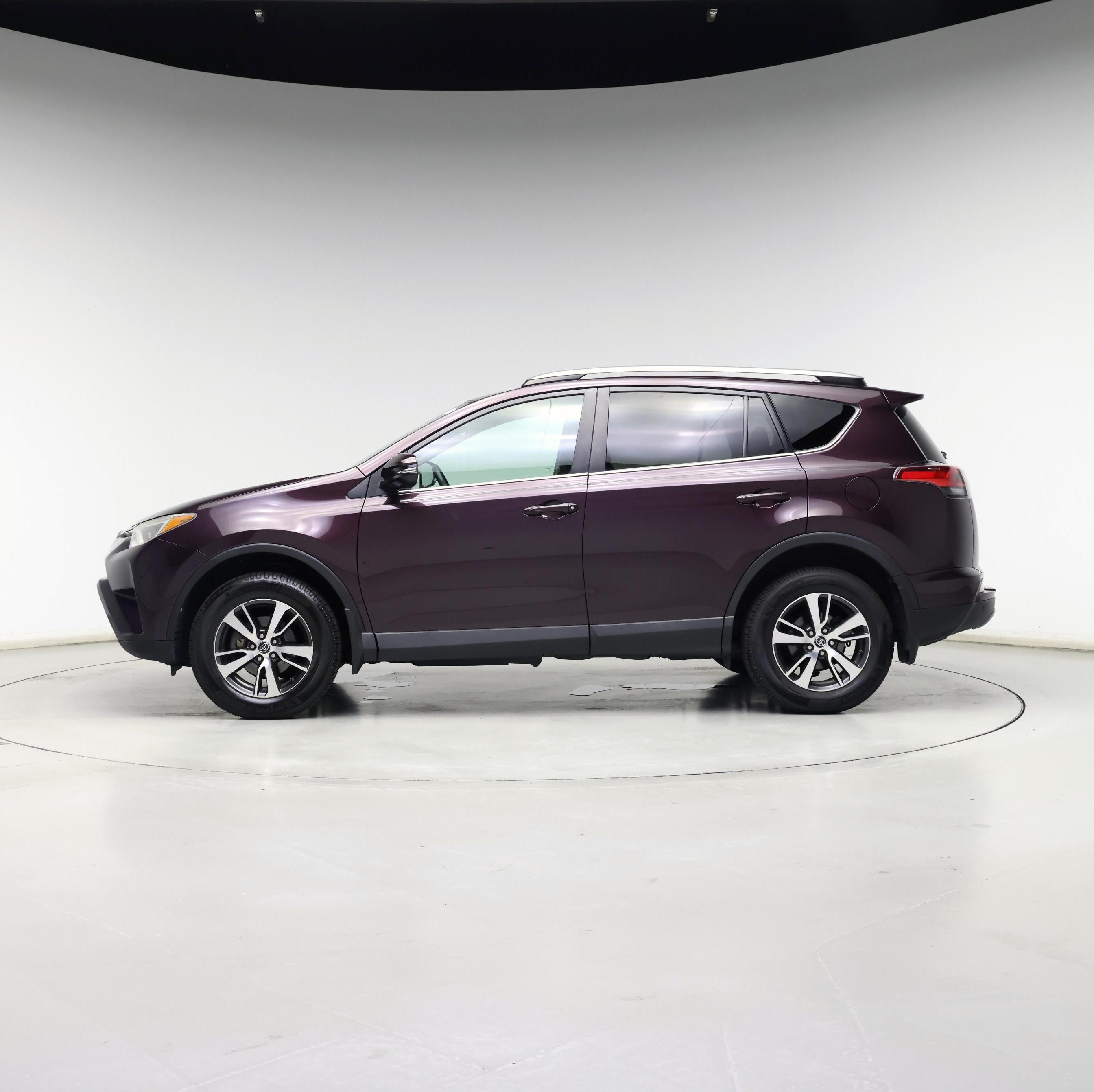 Thumbnail: 2017 Toyota RAV4 - 3