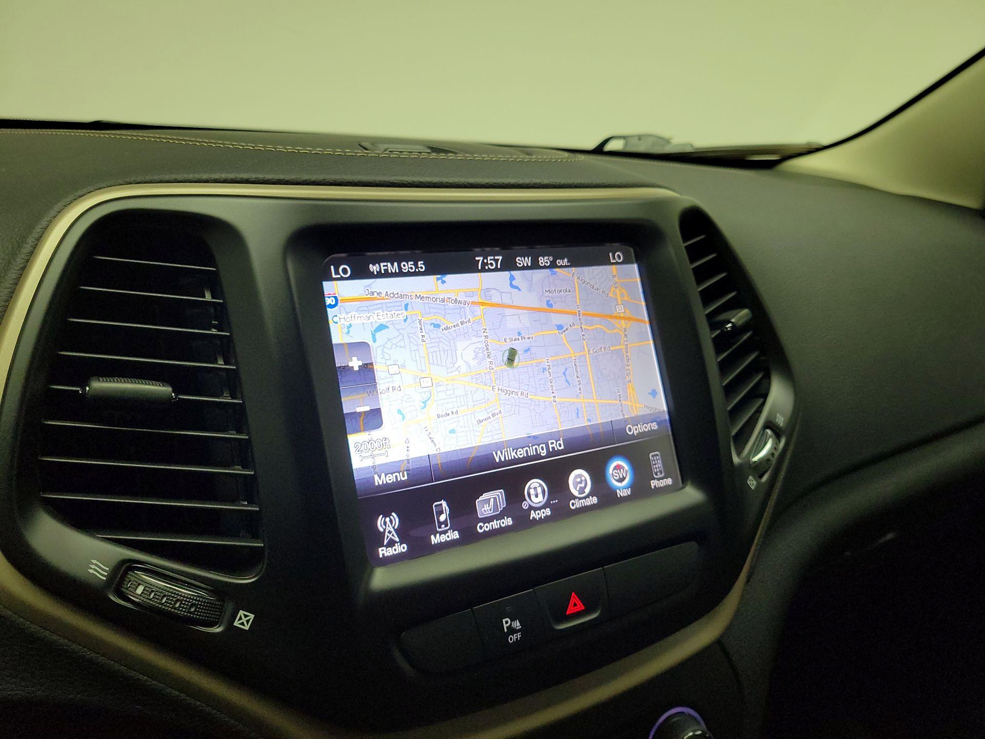 Thumbnail: 2018 Jeep Cherokee - 14